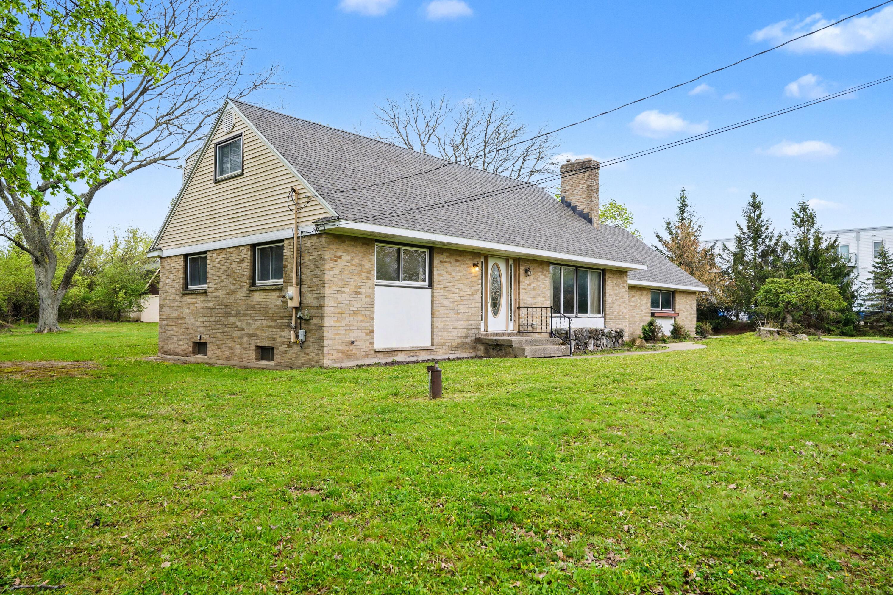 2120 Leffingwell Avenue NE Grand Rapids MI 49525