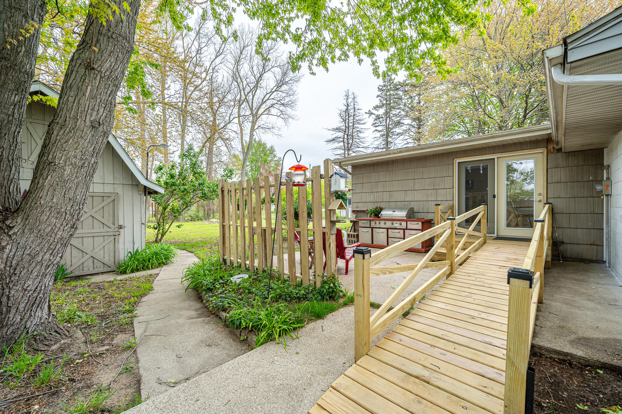 3104 E Apple Avenue Muskegon MI 49442