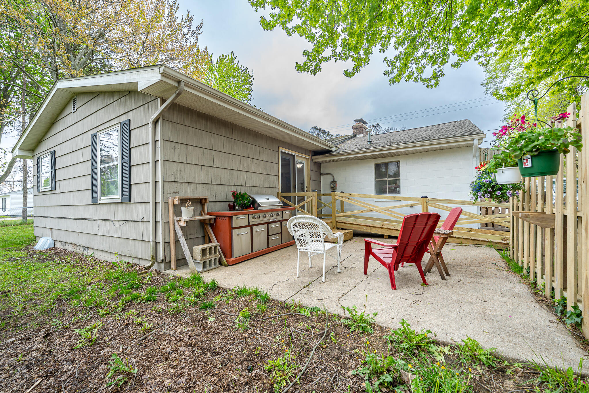 3104 E Apple Avenue Muskegon MI 49442