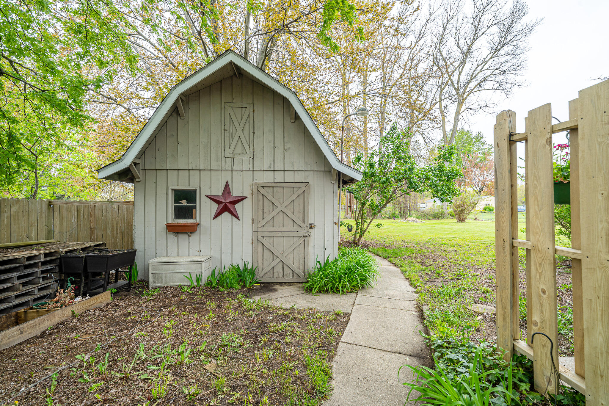 3104 E Apple Avenue Muskegon MI 49442