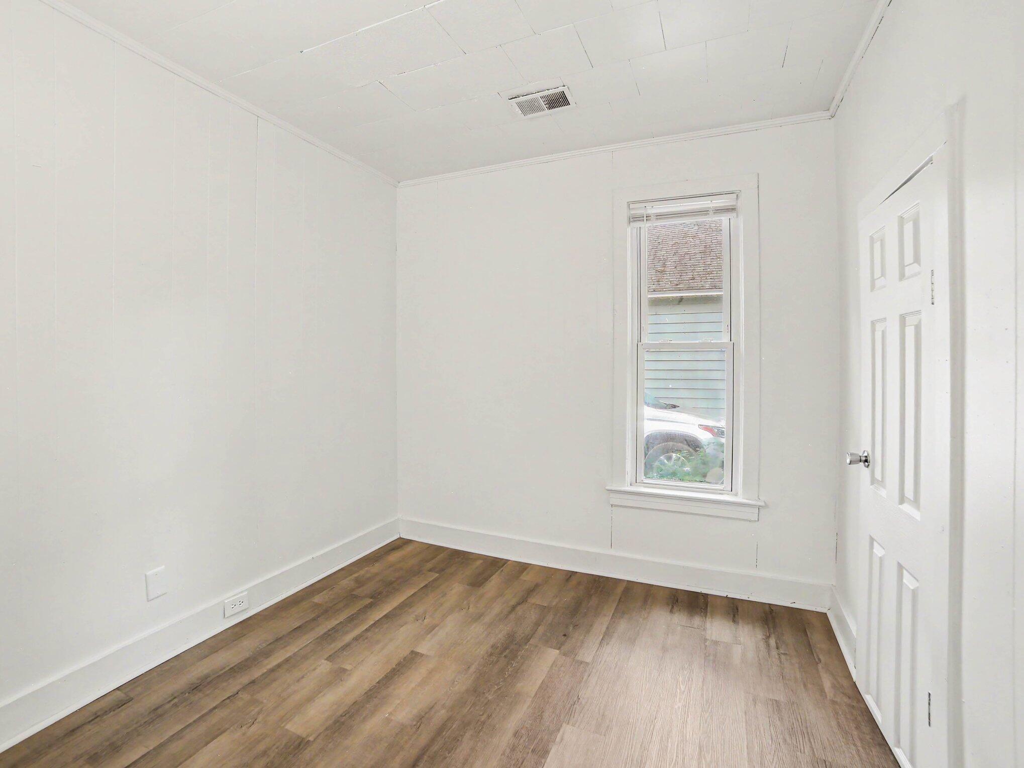 1876 Leahy Street Muskegon MI 49442