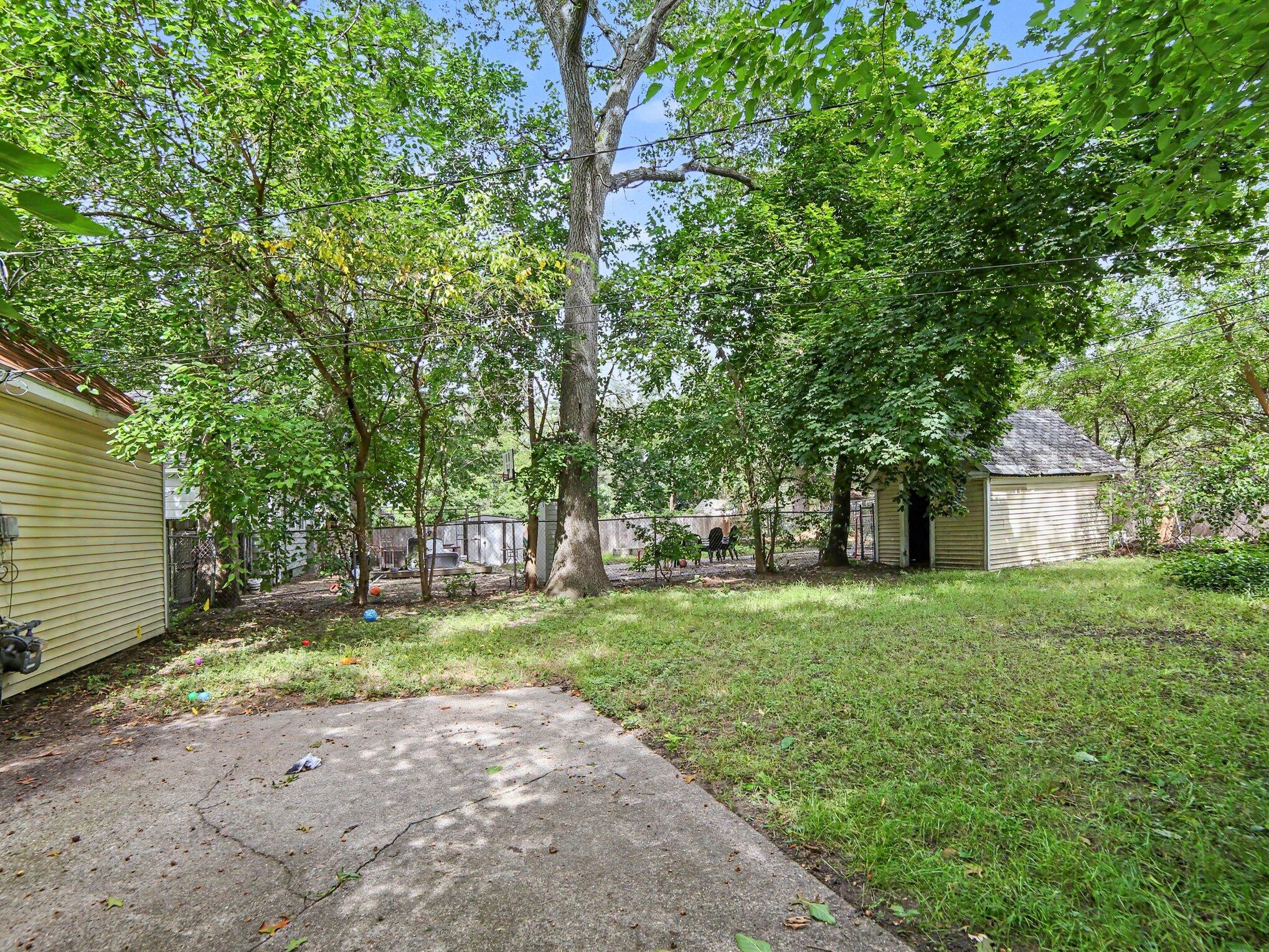 1876 Leahy Street Muskegon MI 49442