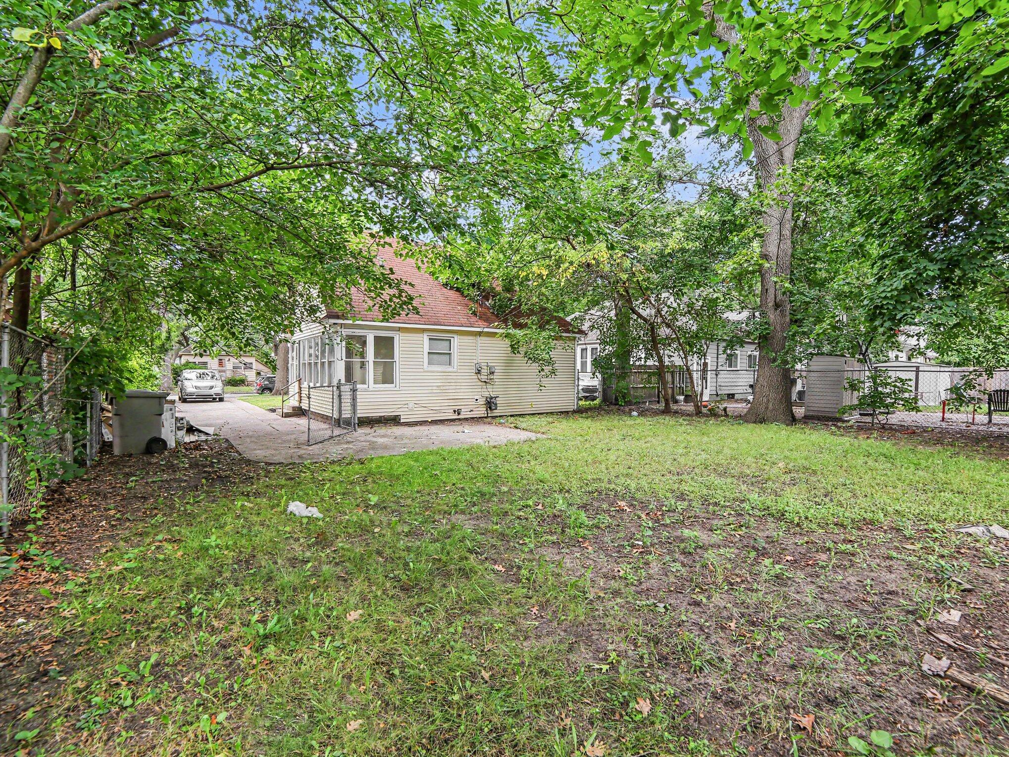 1876 Leahy Street Muskegon MI 49442