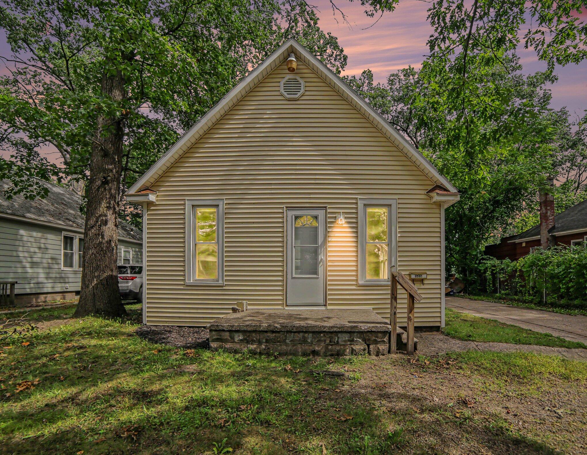 1876 Leahy Street Muskegon MI 49442