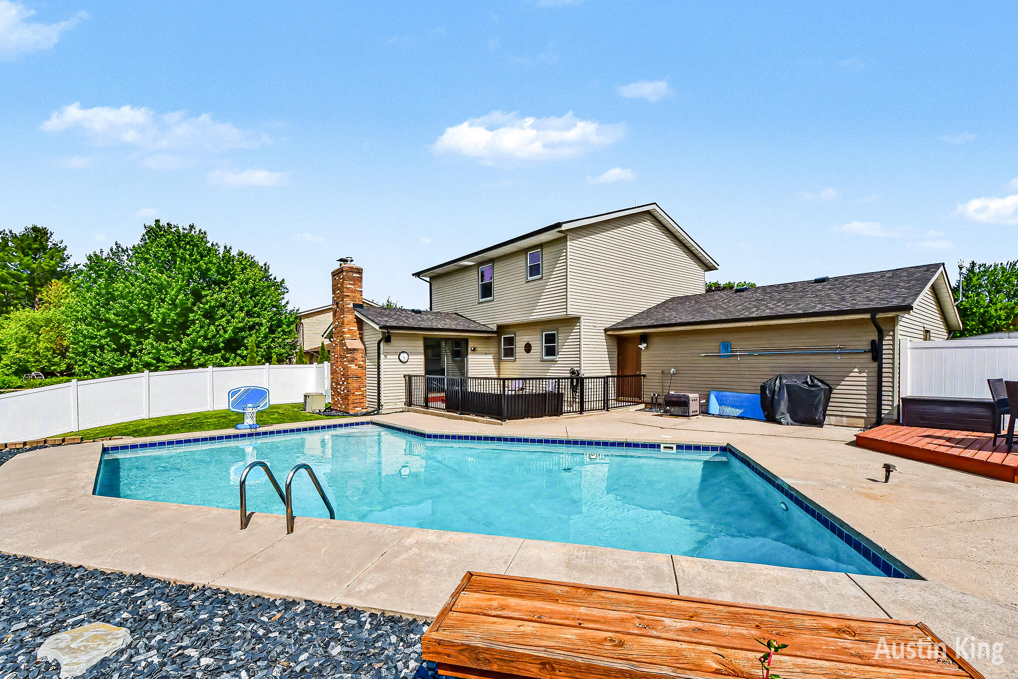 2182 Jamestown Drive SE Grand Rapids MI 49508