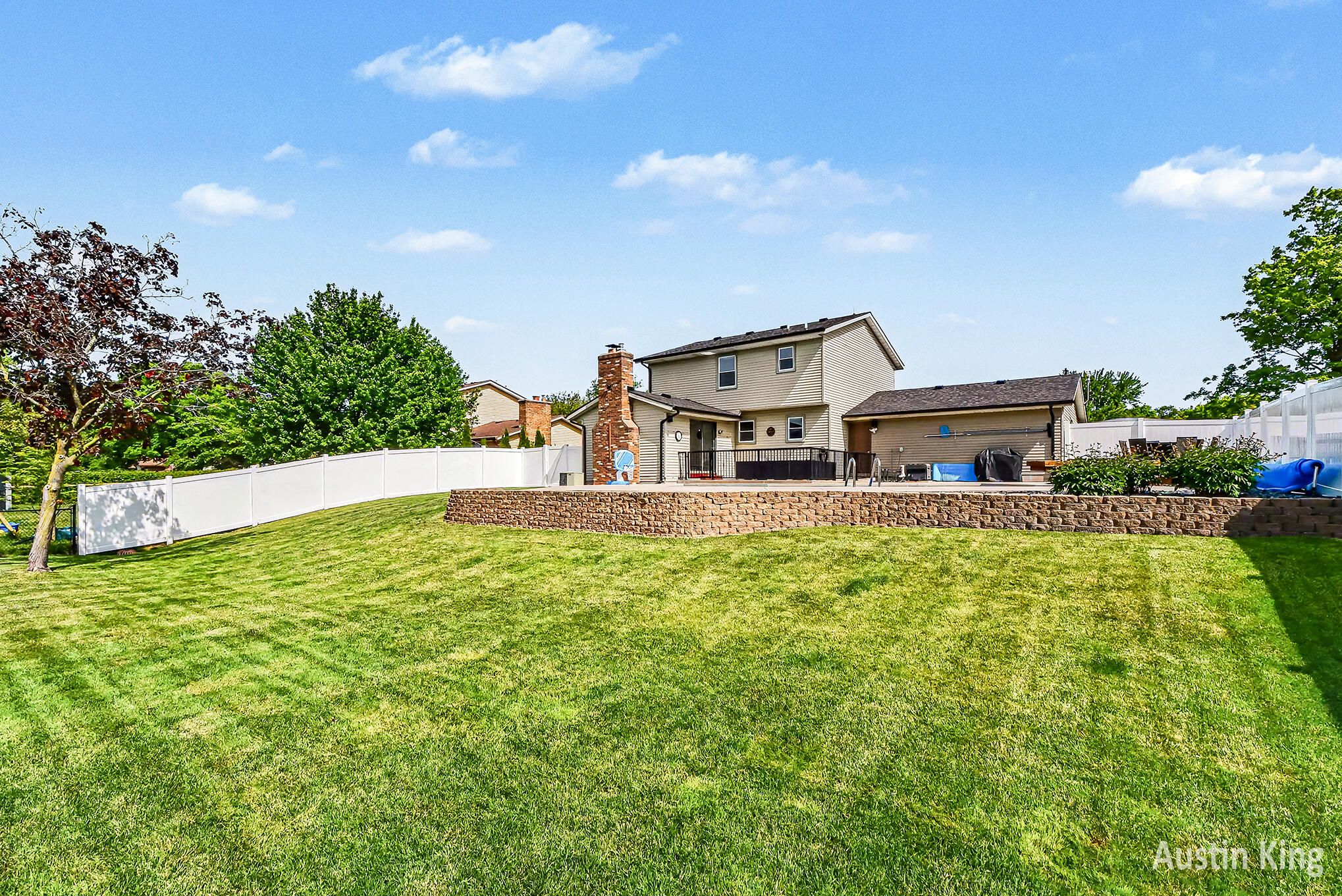 2182 Jamestown Drive SE Grand Rapids MI 49508