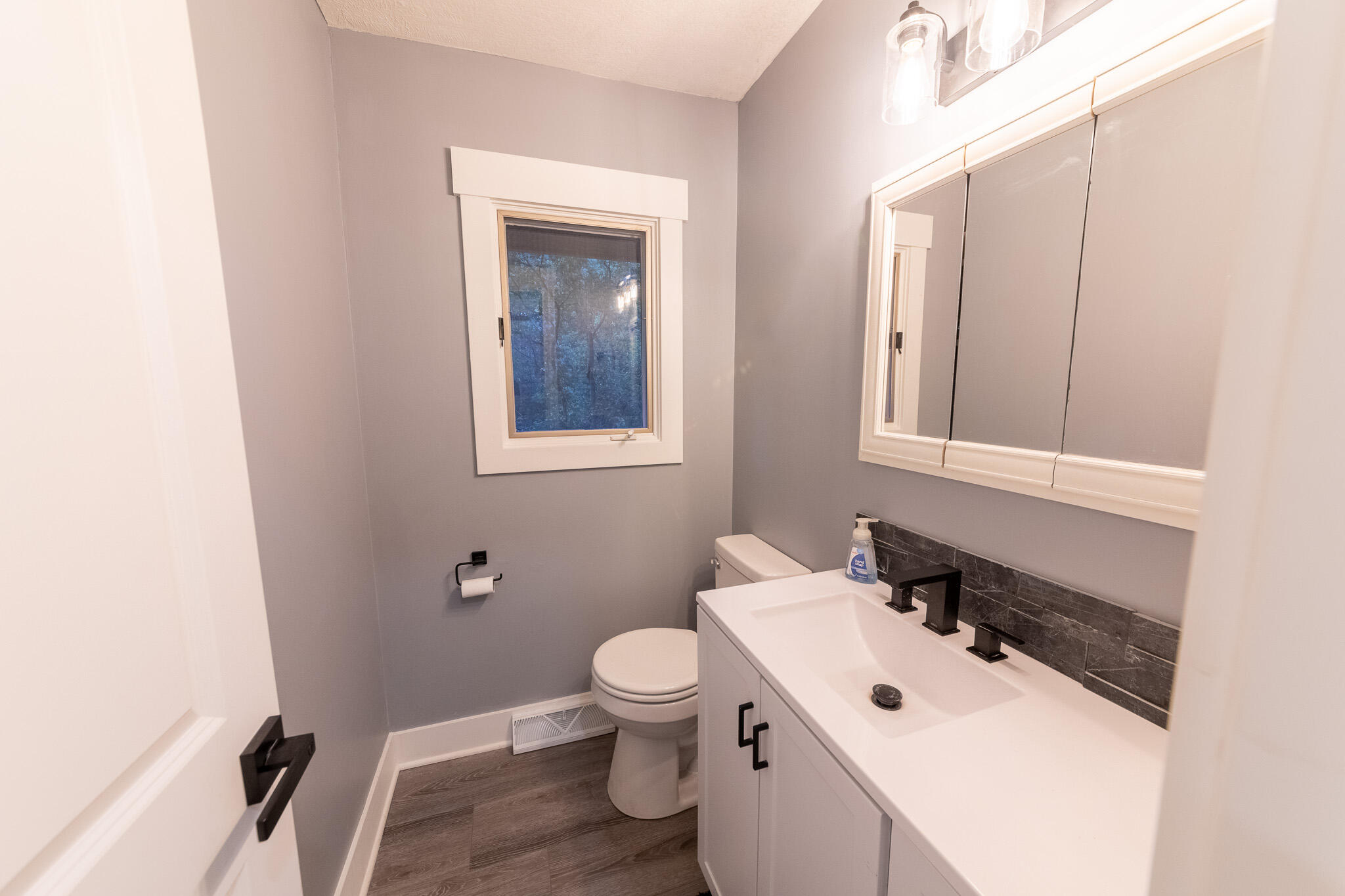 2591 Pinesboro Drive NE Grand Rapids MI 49525