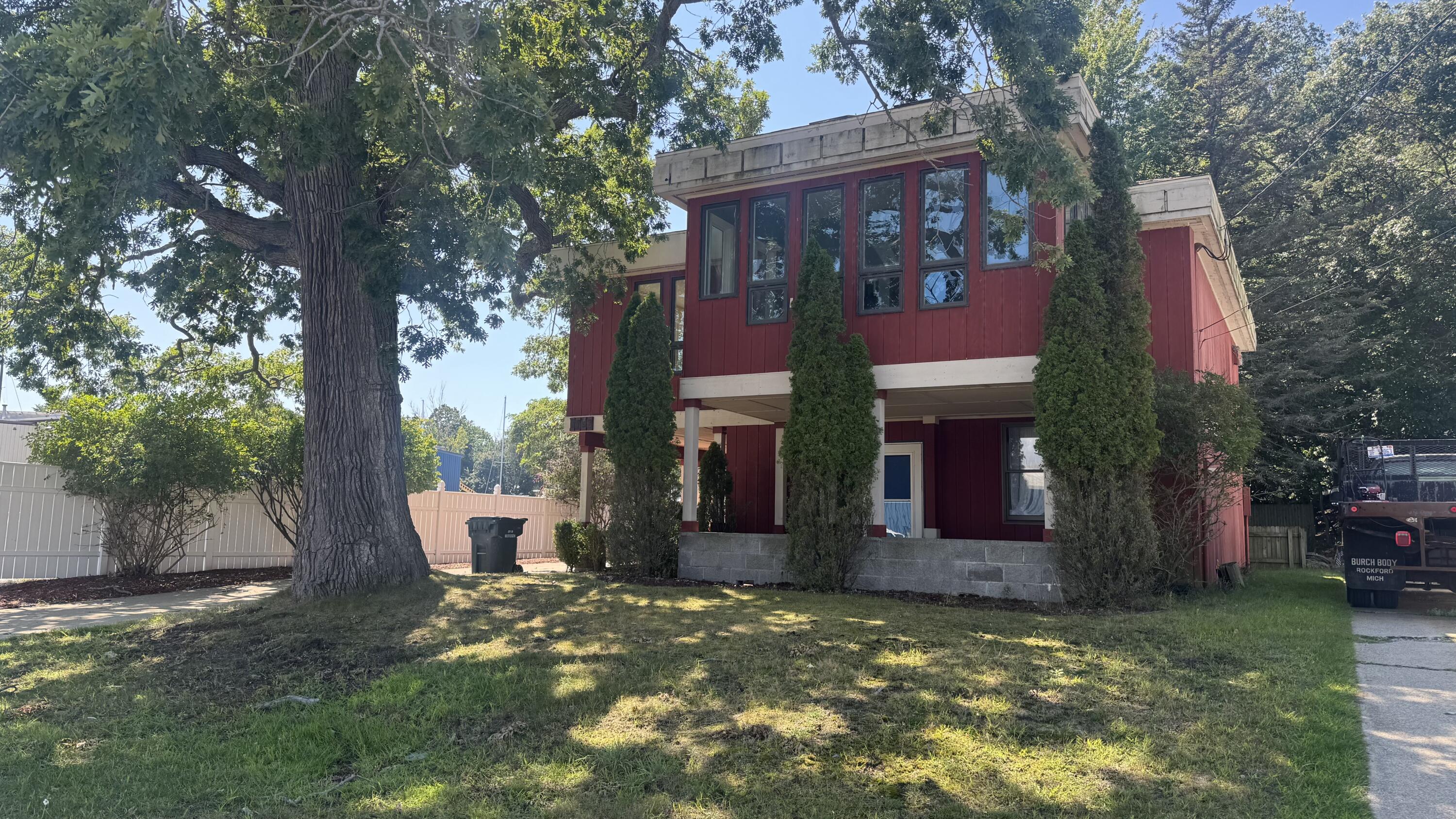 3135 Lakeshore Drive Muskegon MI 49441