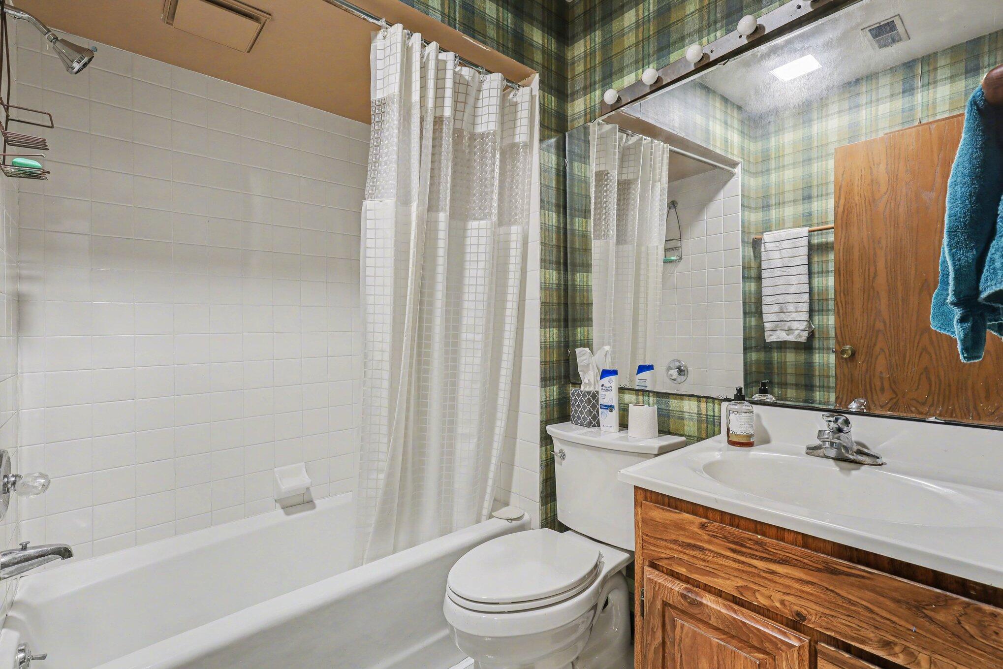 3135 Lakeshore Drive Muskegon MI 49441