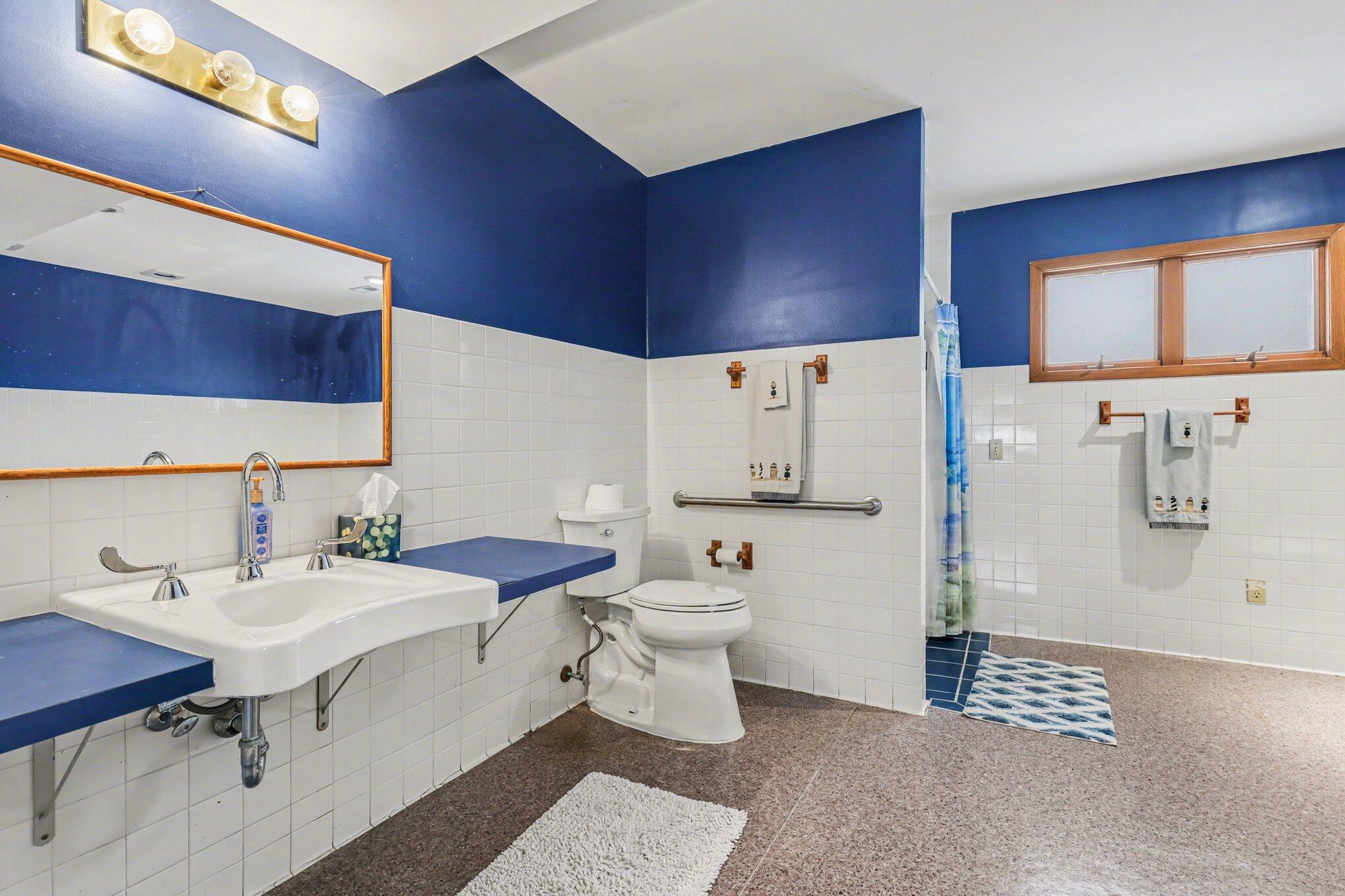 3135 Lakeshore Drive Muskegon MI 49441