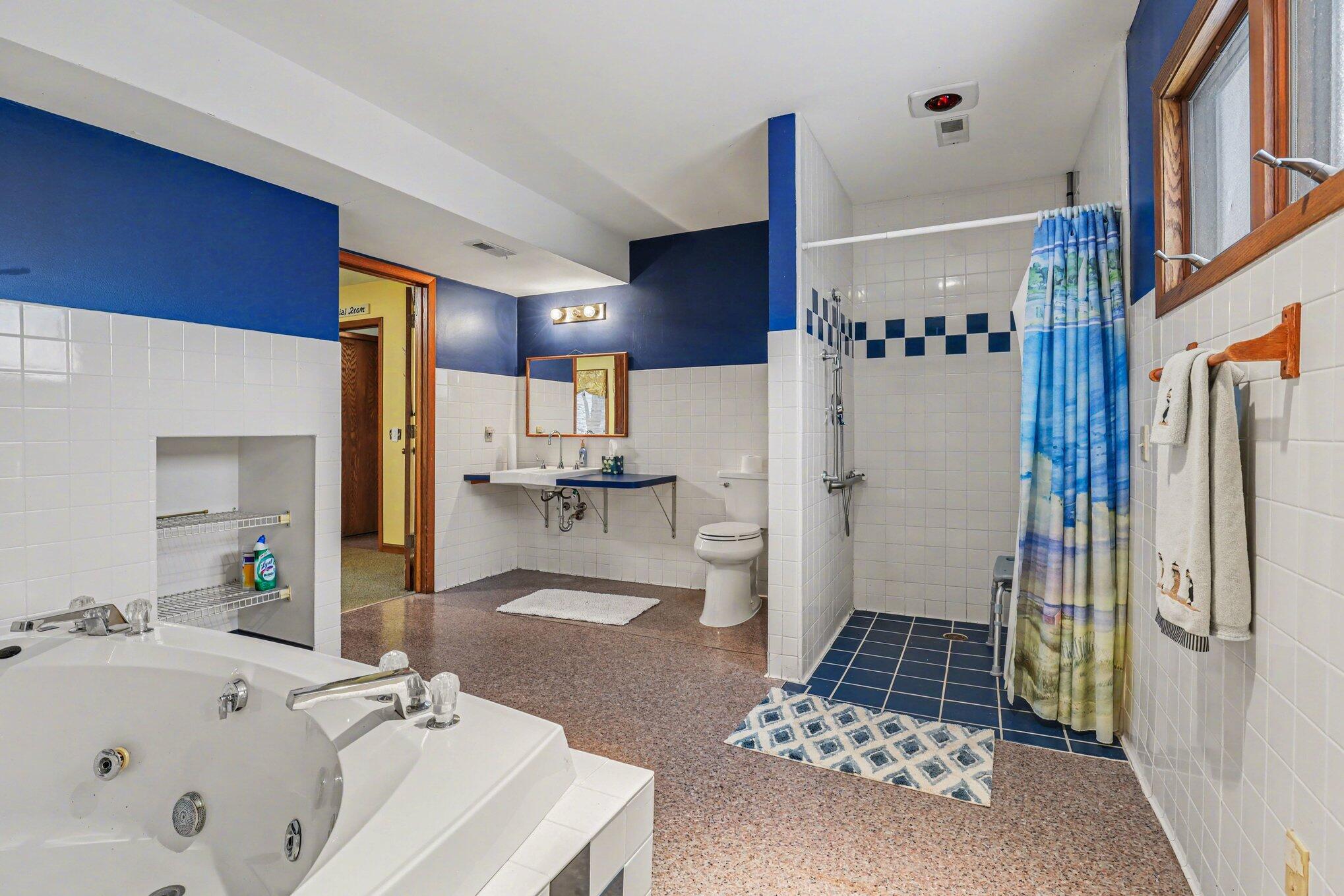 3135 Lakeshore Drive Muskegon MI 49441