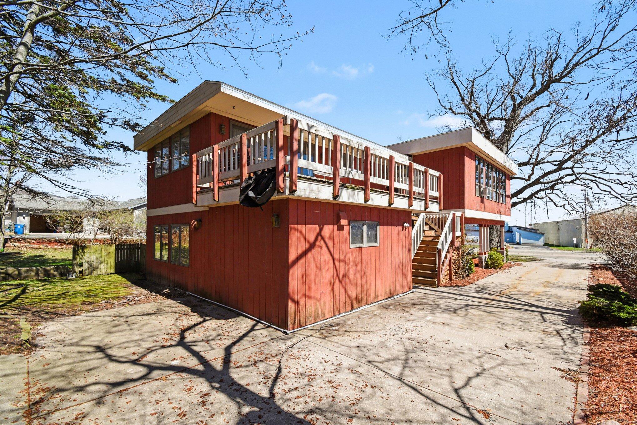 3135 Lakeshore Drive Muskegon MI 49441