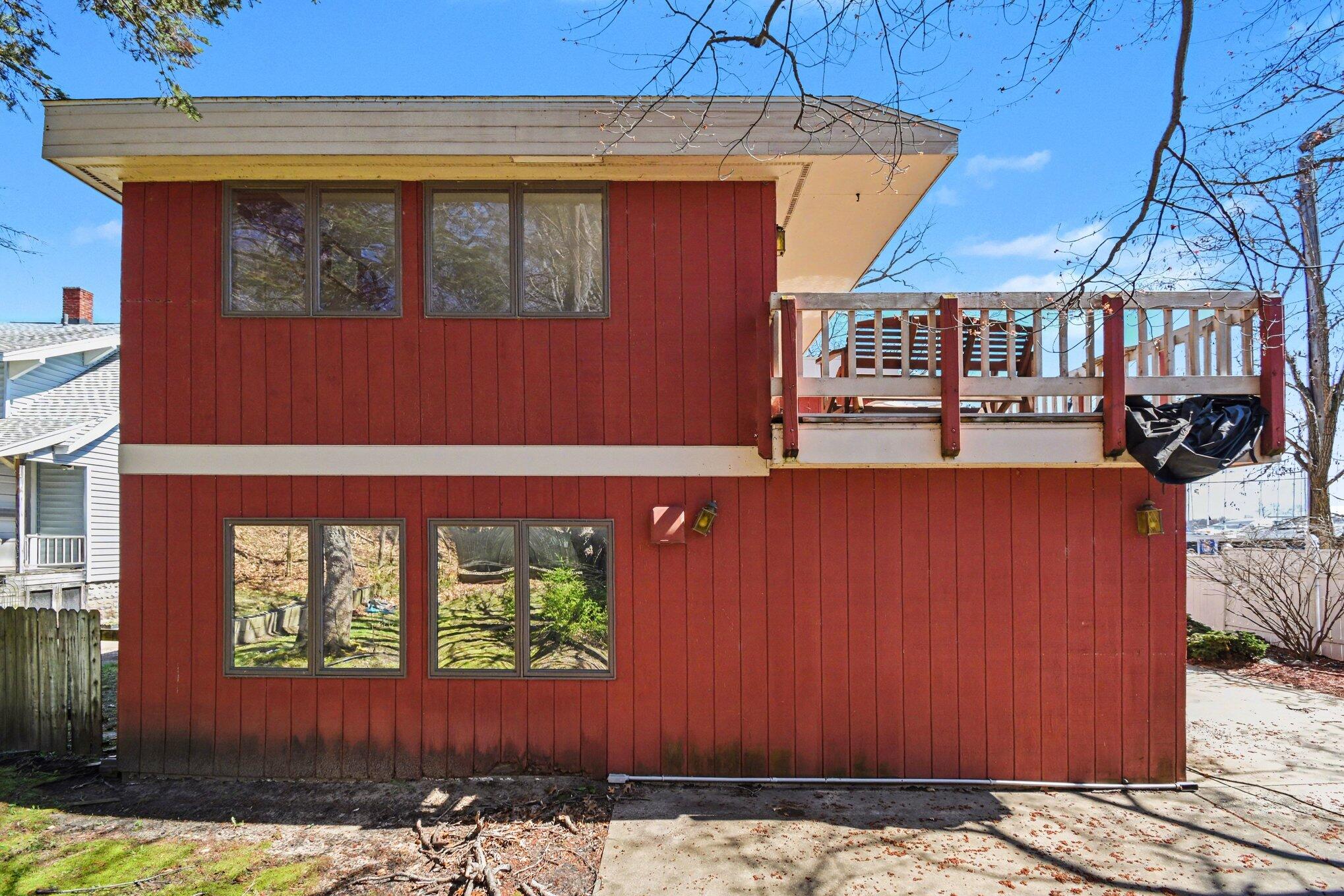 3135 Lakeshore Drive Muskegon MI 49441