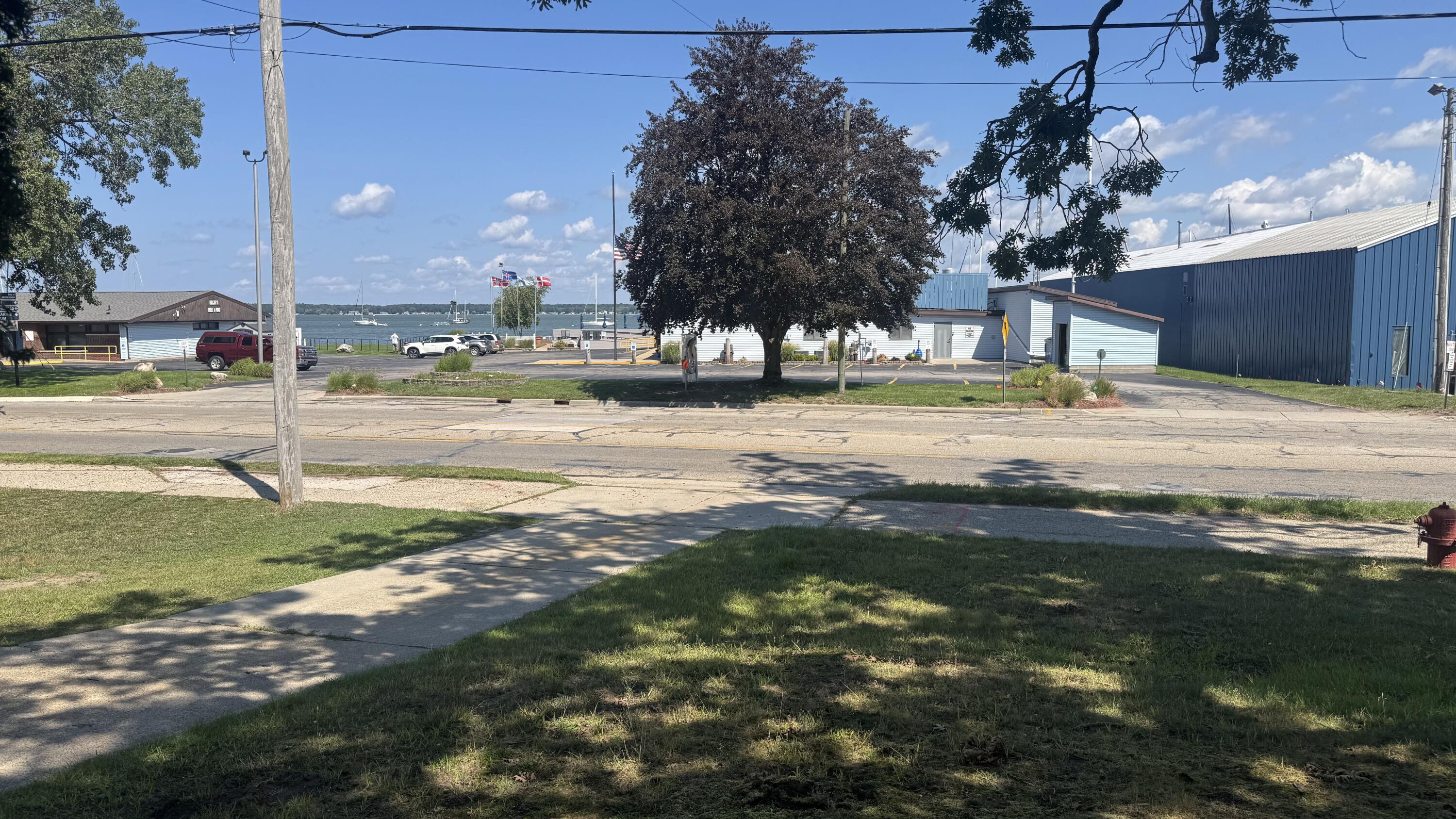 3135 Lakeshore Drive Muskegon MI 49441