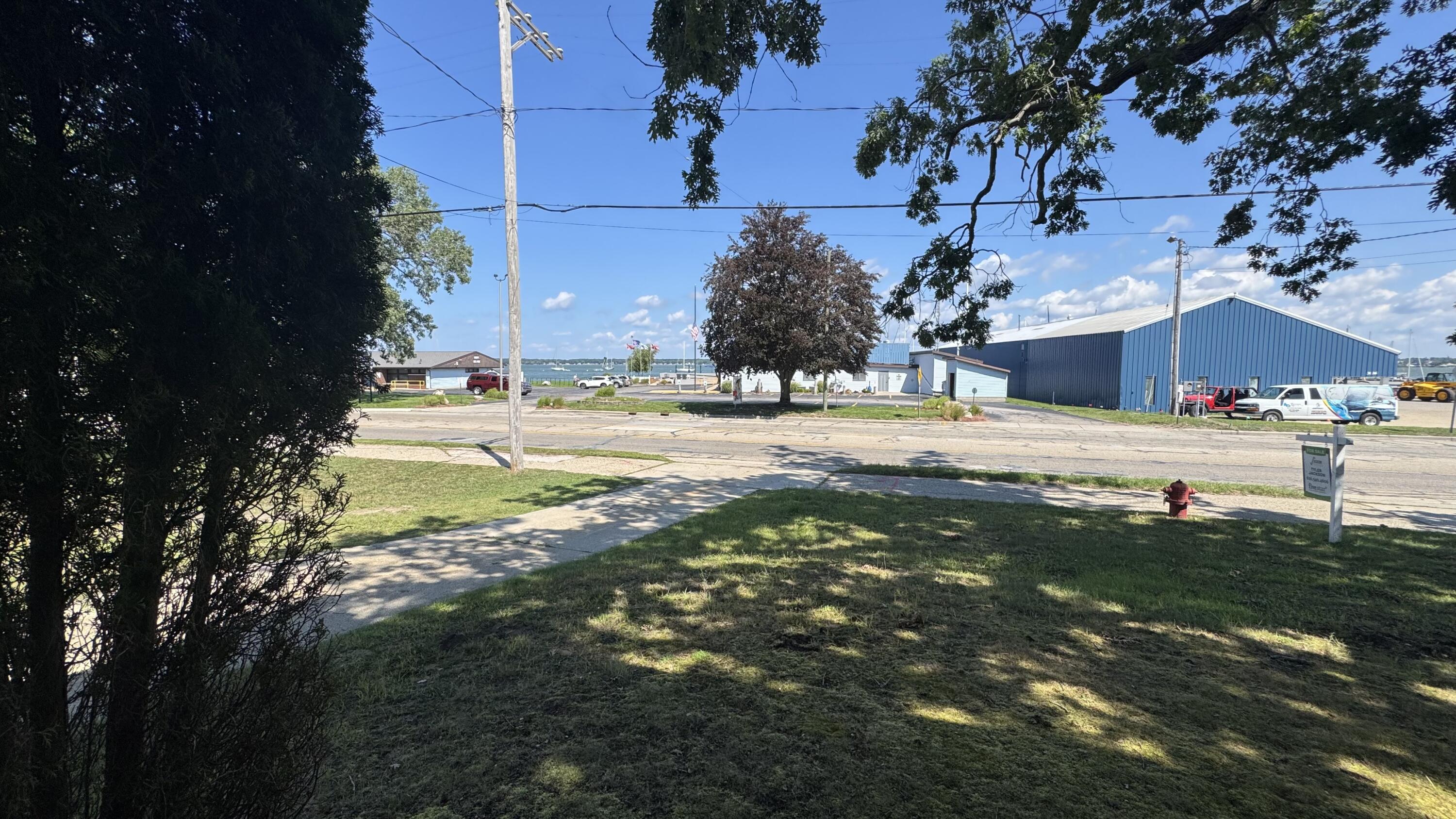 3135 Lakeshore Drive Muskegon MI 49441