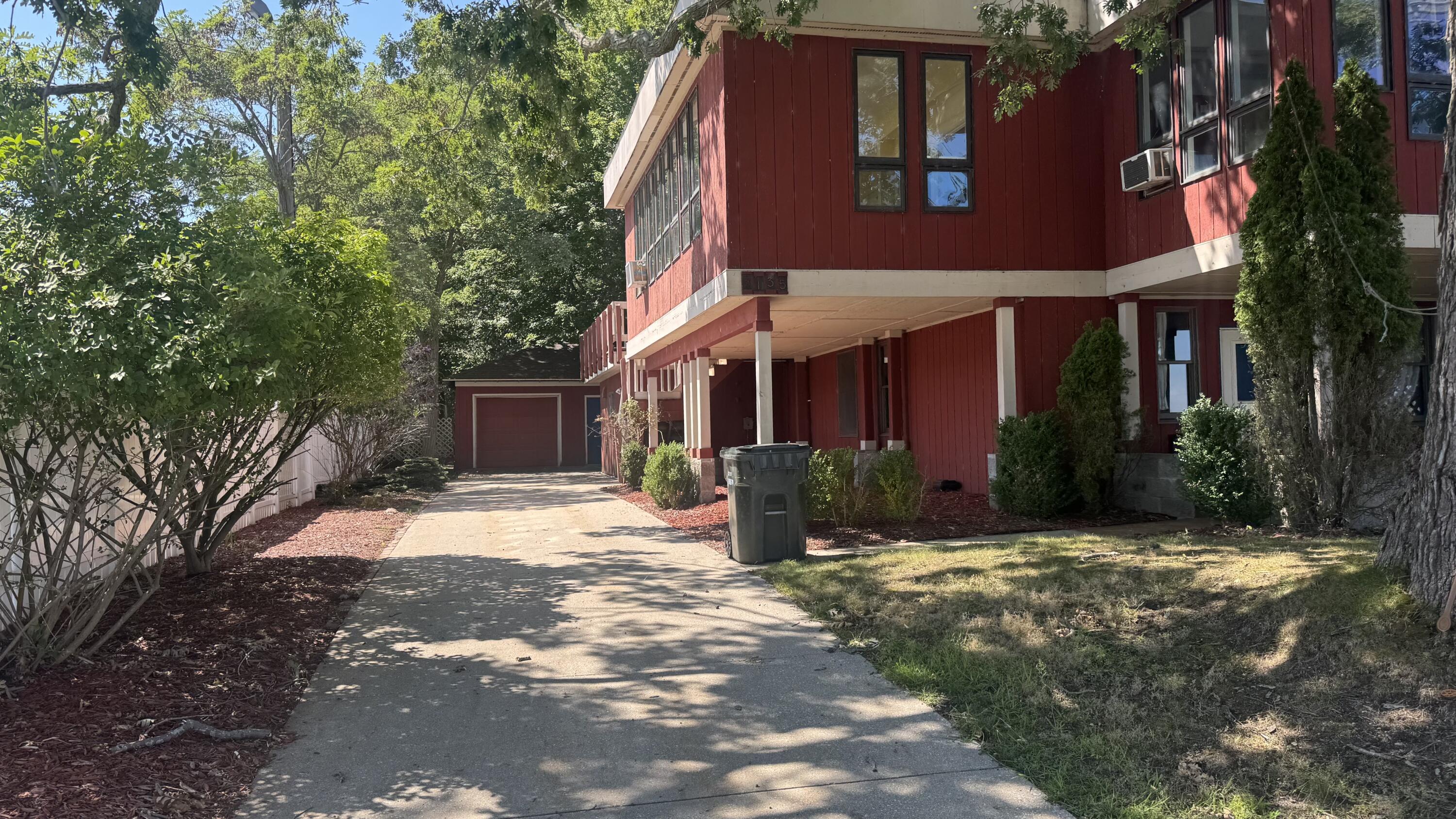 3135 Lakeshore Drive Muskegon MI 49441