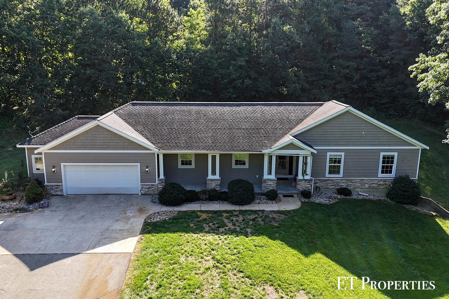 7801 Cascade Road SE Grand Rapids MI 49546