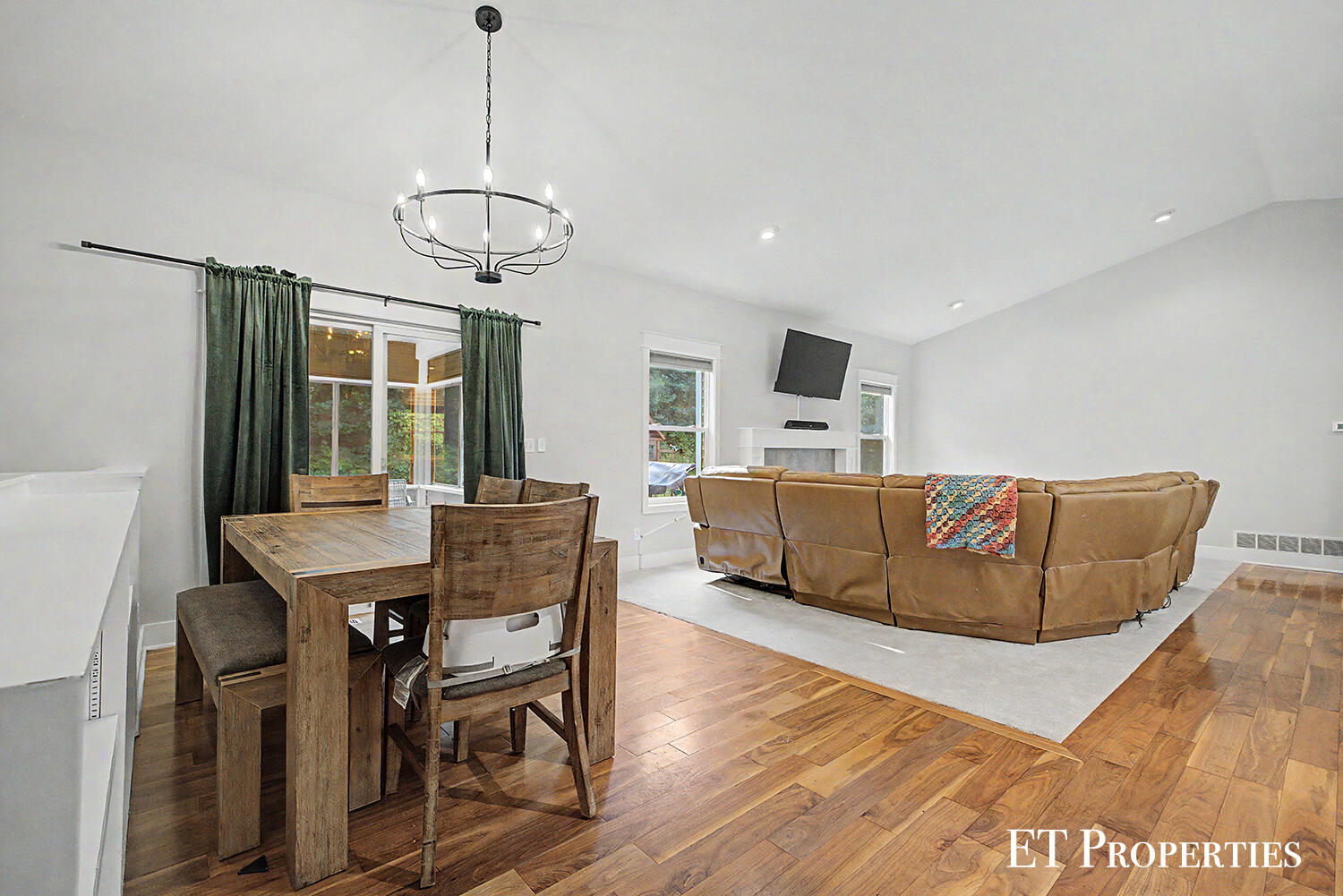 7801 Cascade Road SE Grand Rapids MI 49546