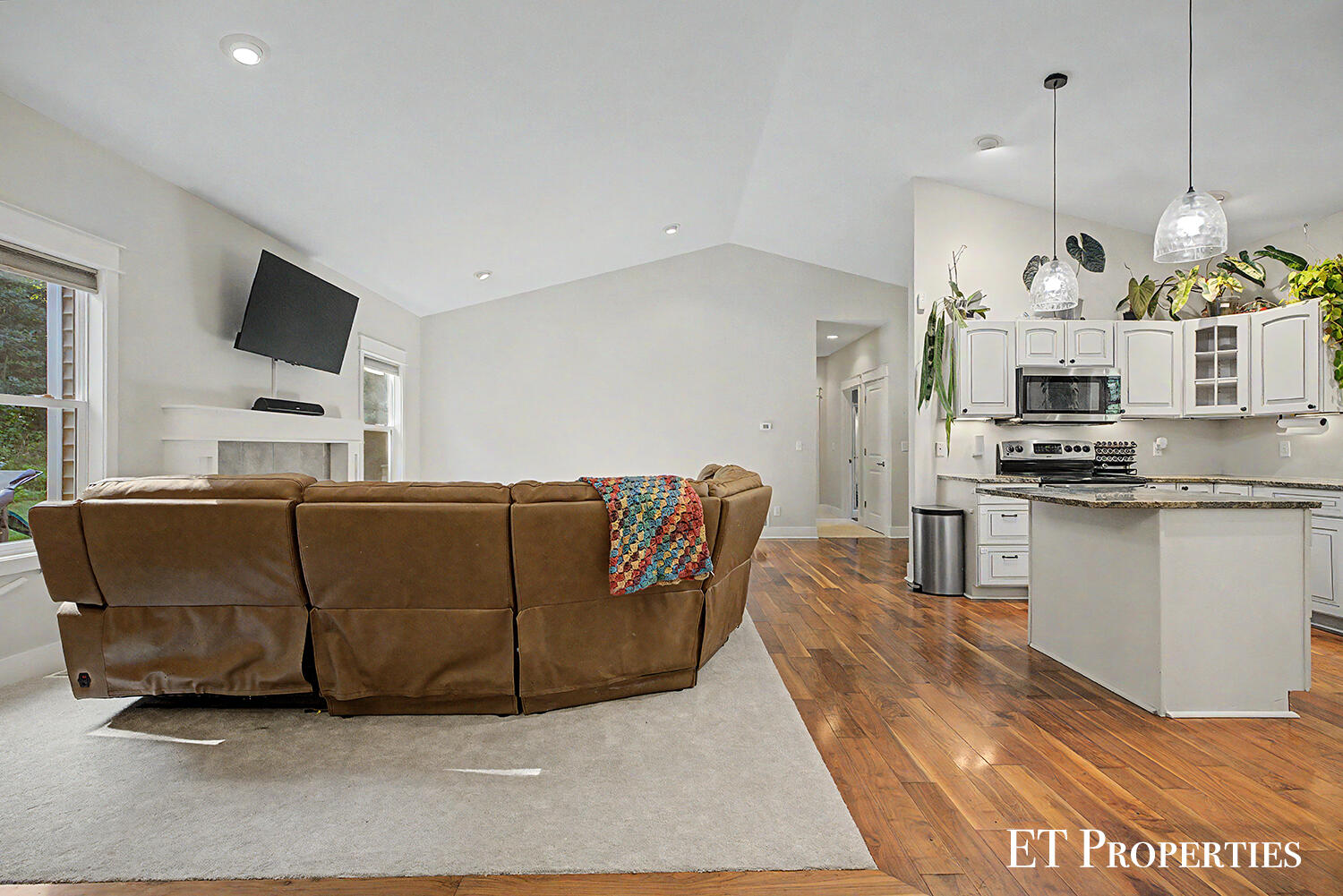 7801 Cascade Road SE Grand Rapids MI 49546