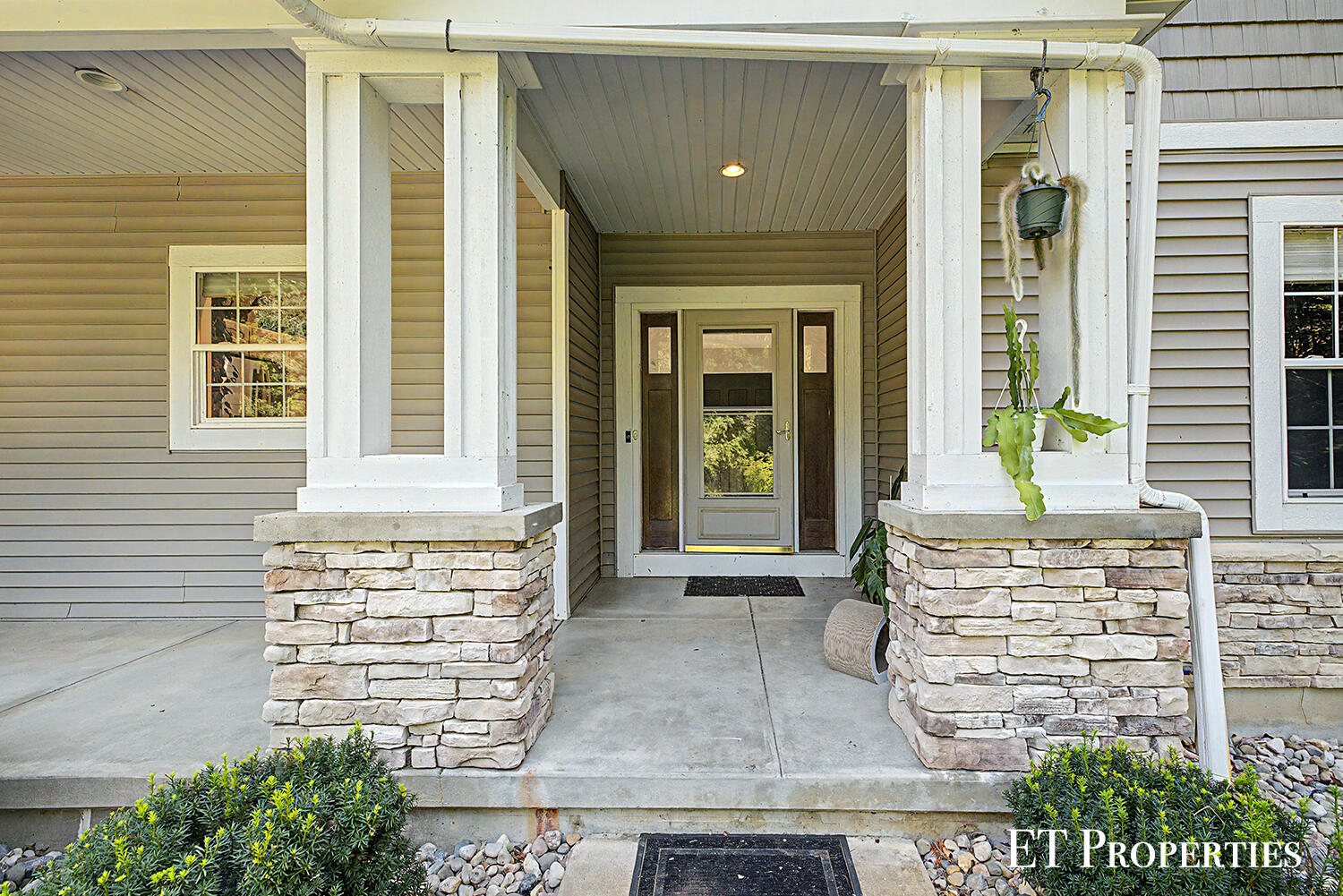 7801 Cascade Road SE Grand Rapids MI 49546
