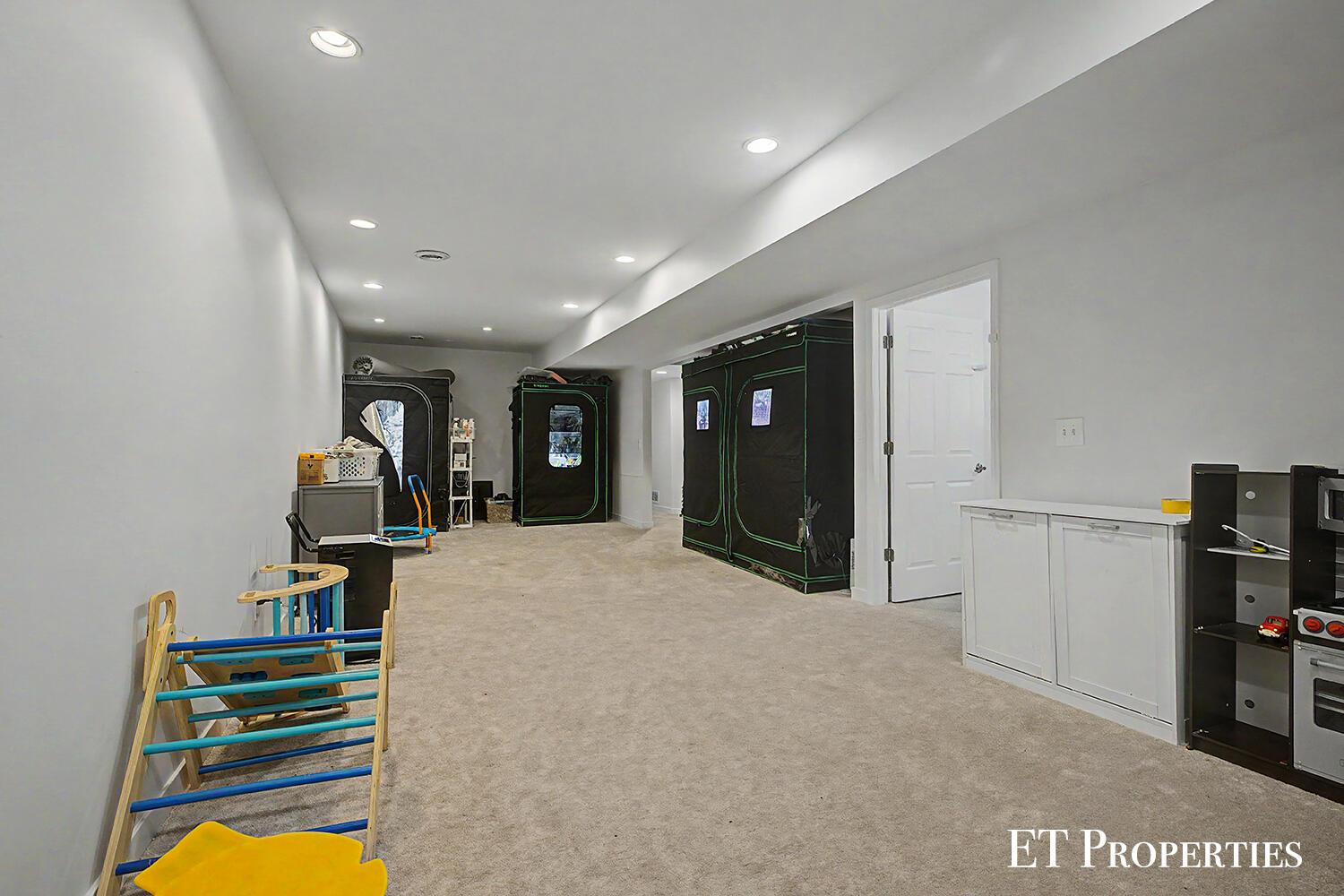 7801 Cascade Road SE Grand Rapids MI 49546