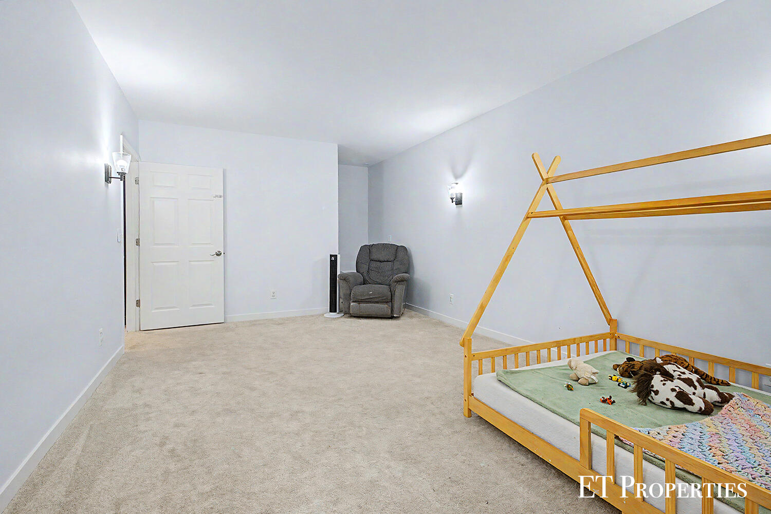 7801 Cascade Road SE Grand Rapids MI 49546