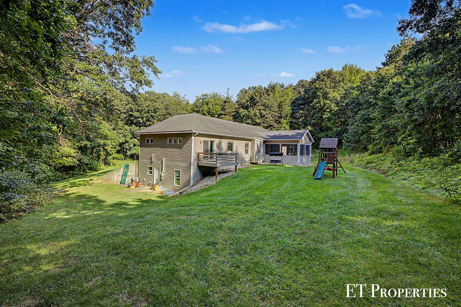 7801 Cascade Road SE Grand Rapids MI 49546