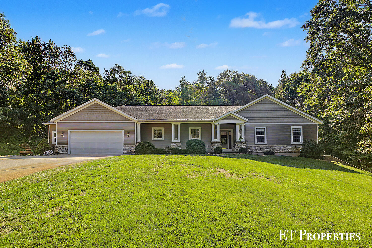 7801 Cascade Road SE Grand Rapids MI 49546