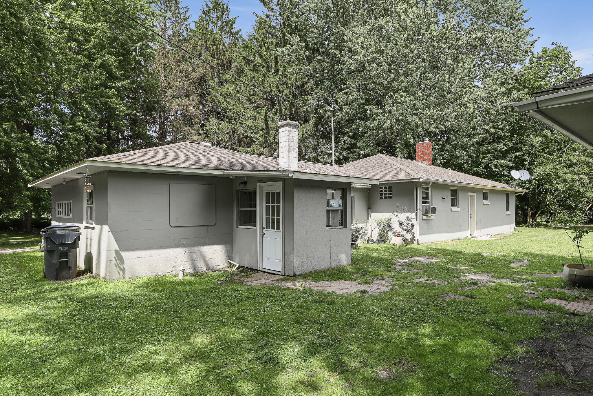 2718 Coloma Road Benton Harbor MI 49022