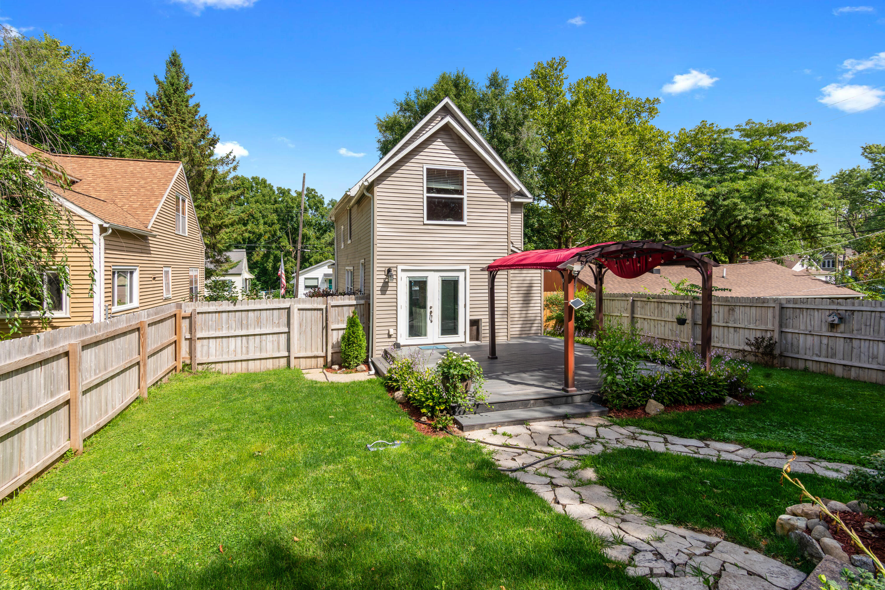 1118 E Alcott Street Kalamazoo MI 49001