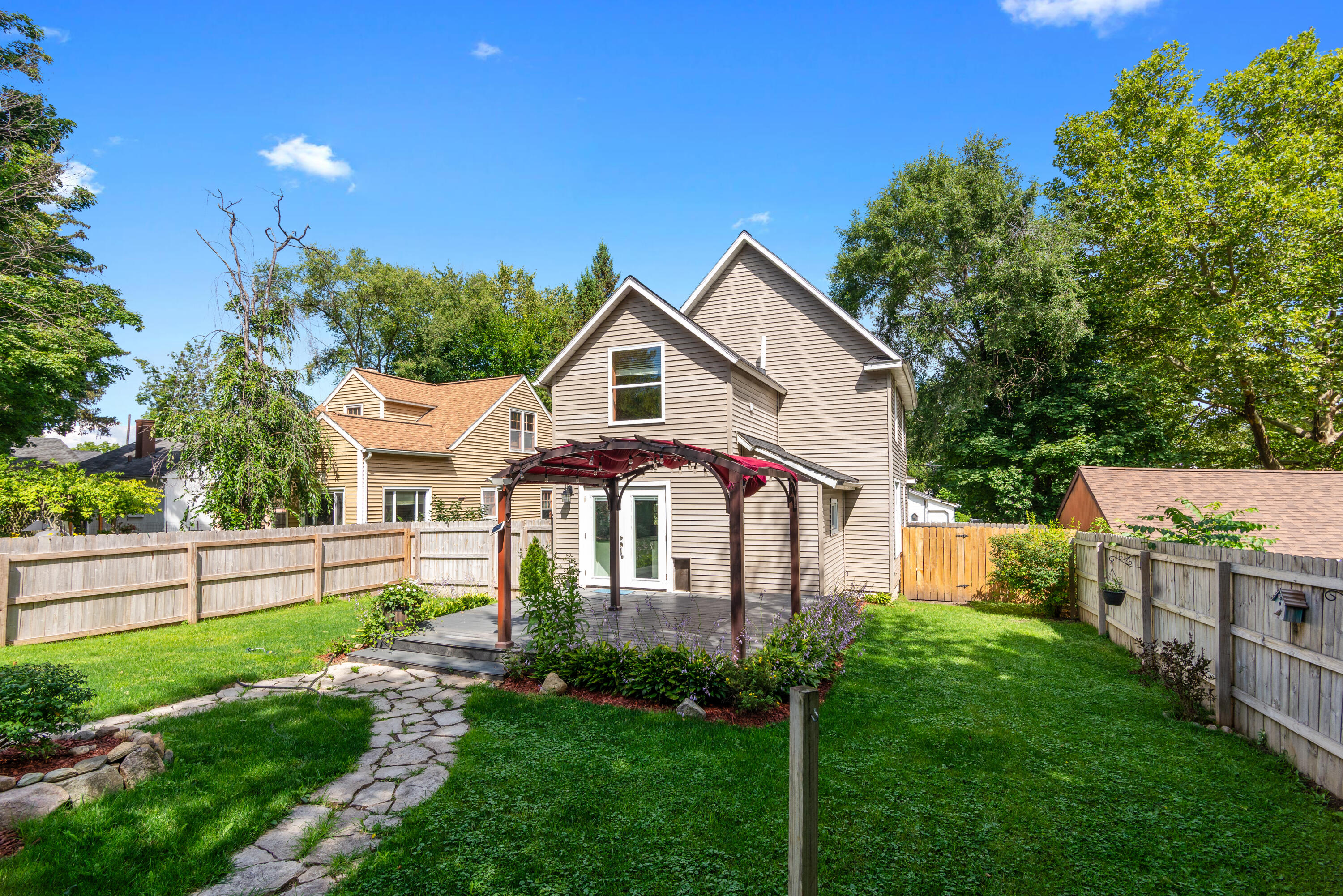 1118 E Alcott Street Kalamazoo MI 49001