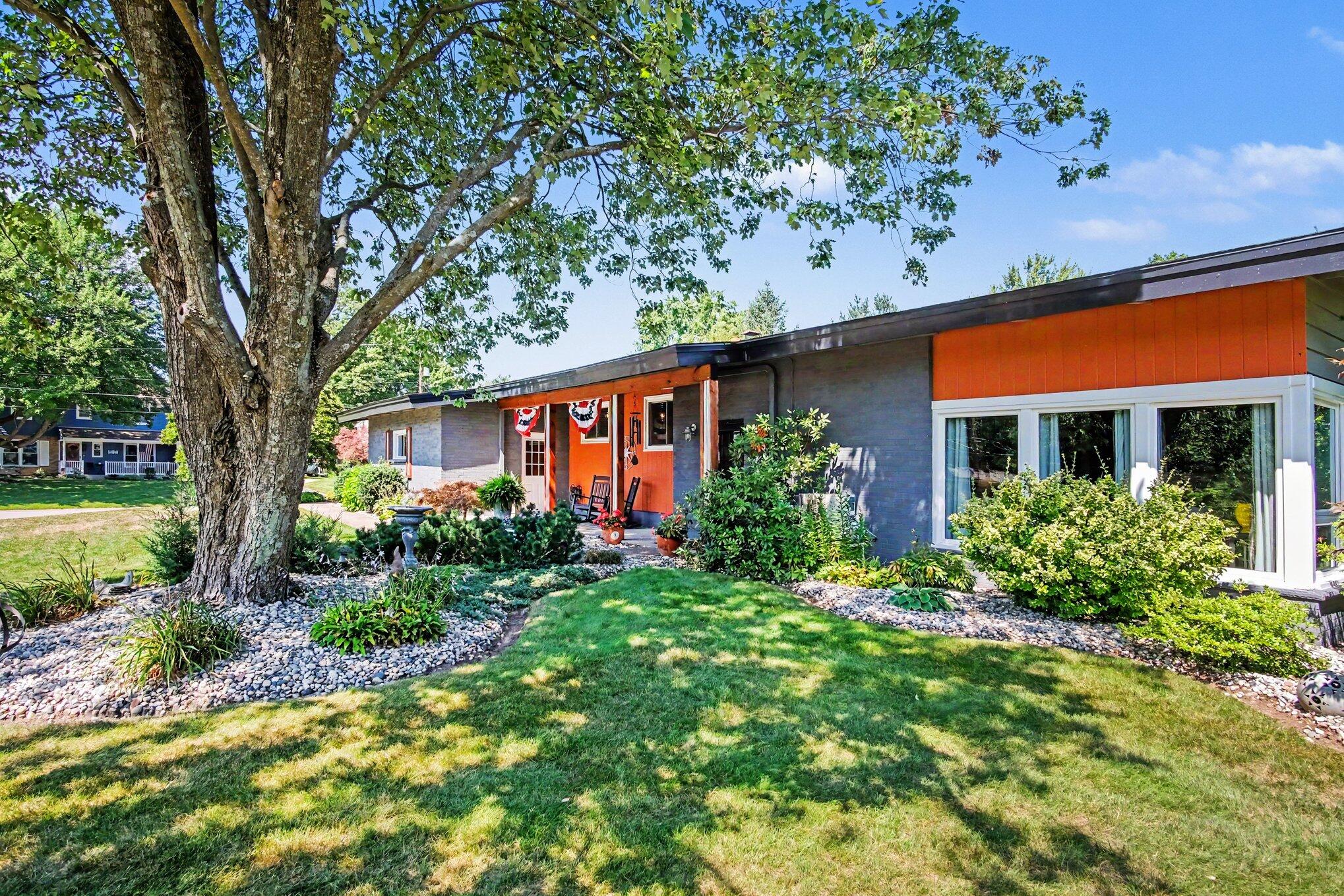 6230 Blythefield Avenue NE Rockford MI 49341