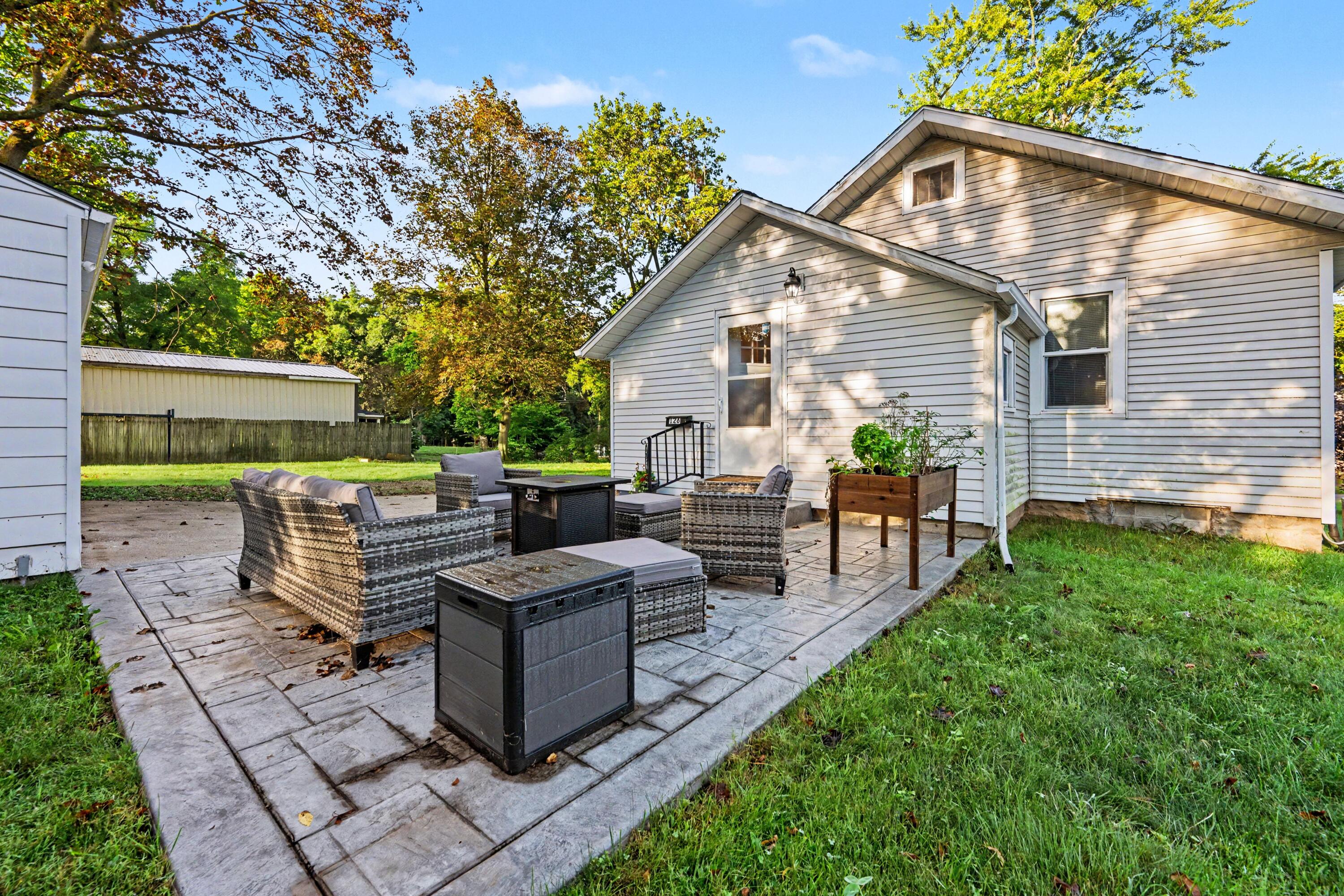 126 Gilkison Avenue Kalamazoo MI 49006