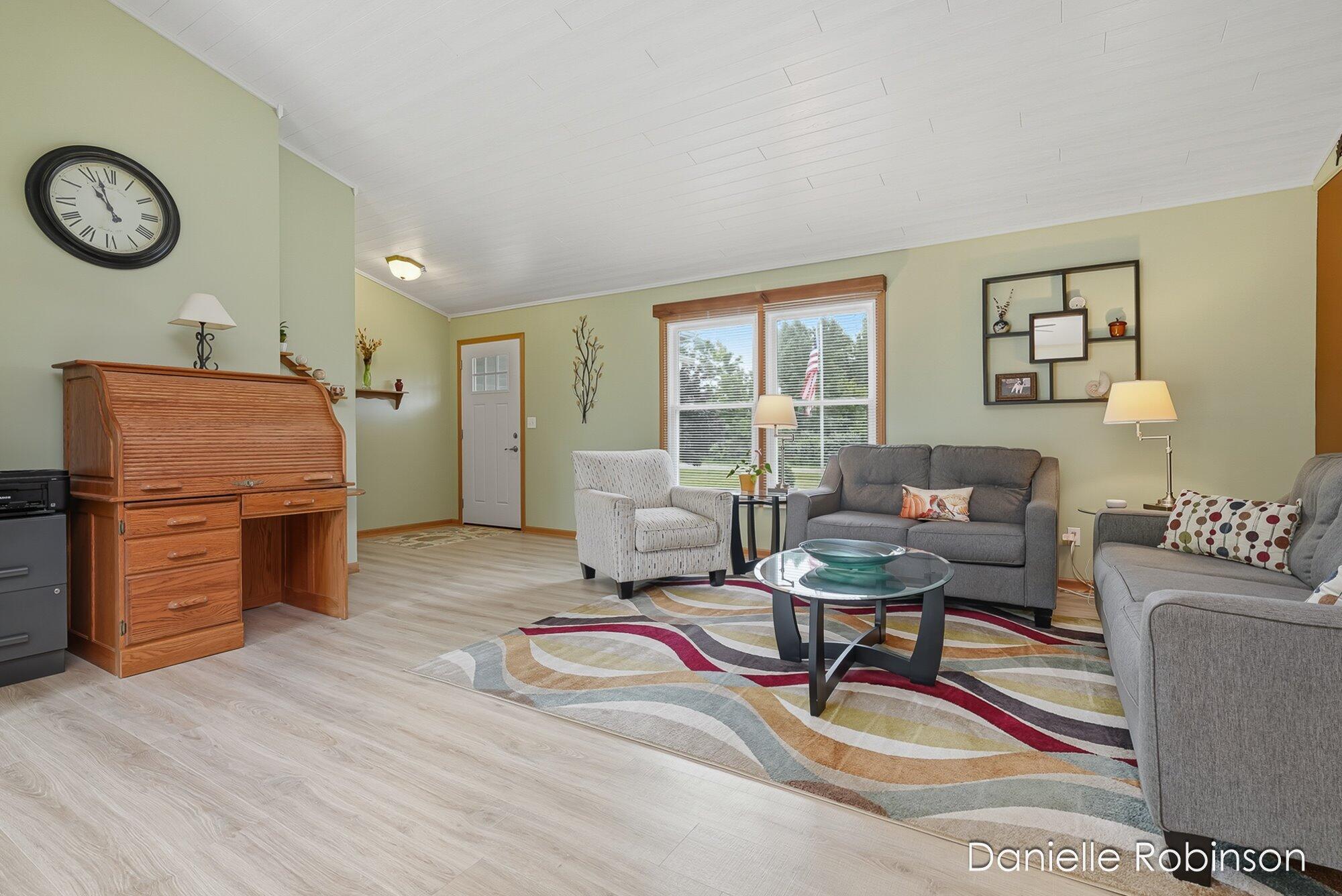 6829 12 Mile Road NE Rockford MI 49341