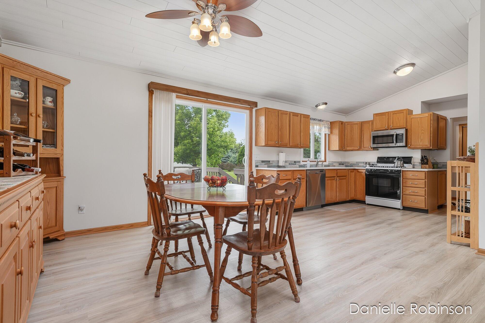 6829 12 Mile Road NE Rockford MI 49341