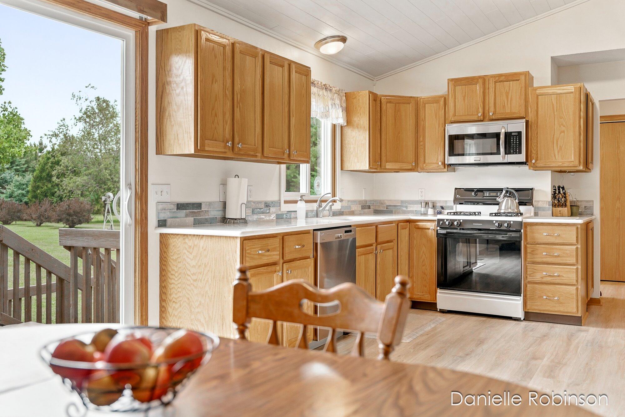 6829 12 Mile Road NE Rockford MI 49341
