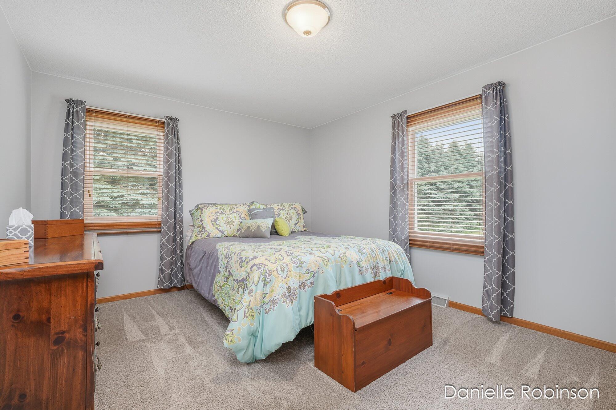 6829 12 Mile Road NE Rockford MI 49341