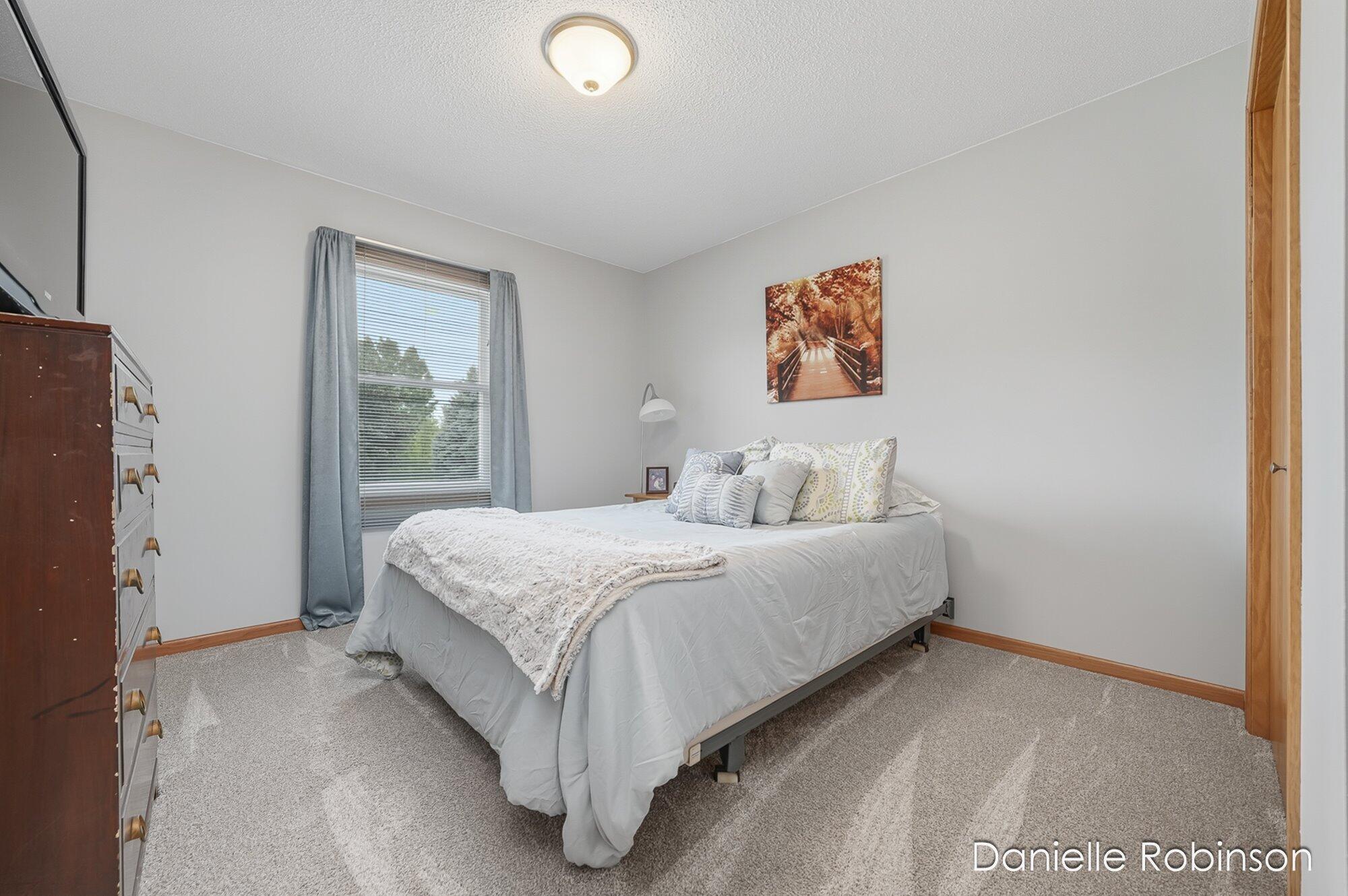 6829 12 Mile Road NE Rockford MI 49341