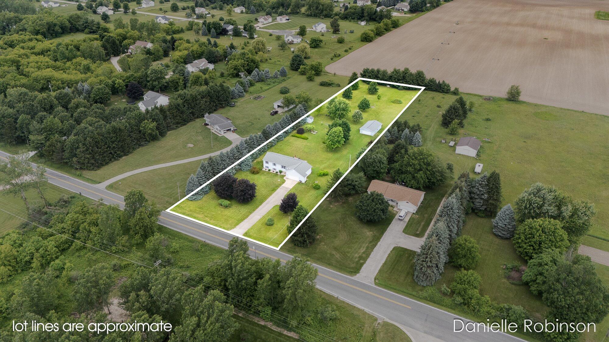 6829 12 Mile Road NE Rockford MI 49341