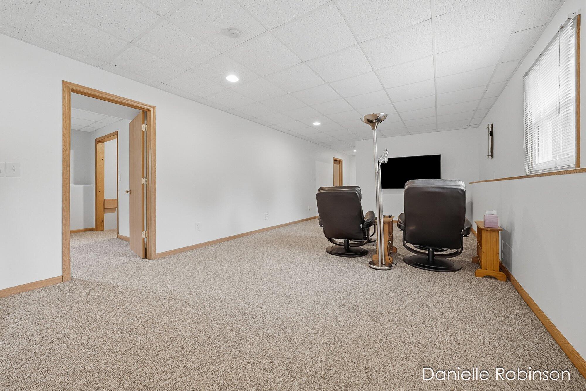 6829 12 Mile Road NE Rockford MI 49341