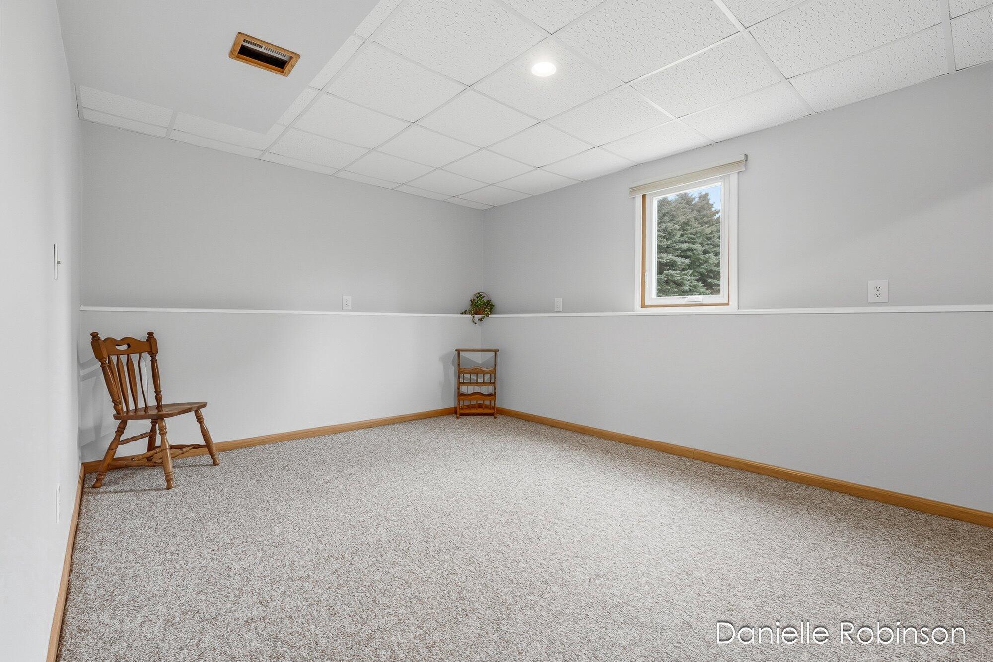 6829 12 Mile Road NE Rockford MI 49341