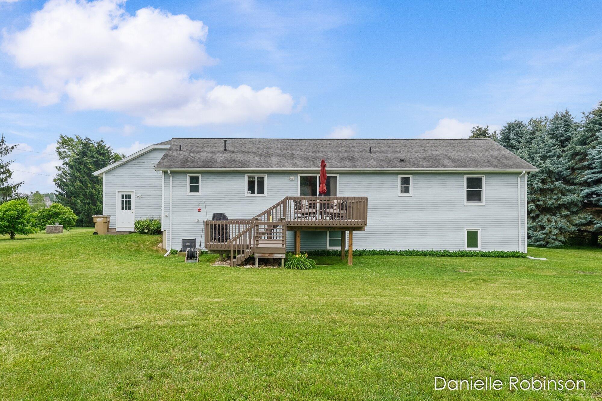 6829 12 Mile Road NE Rockford MI 49341