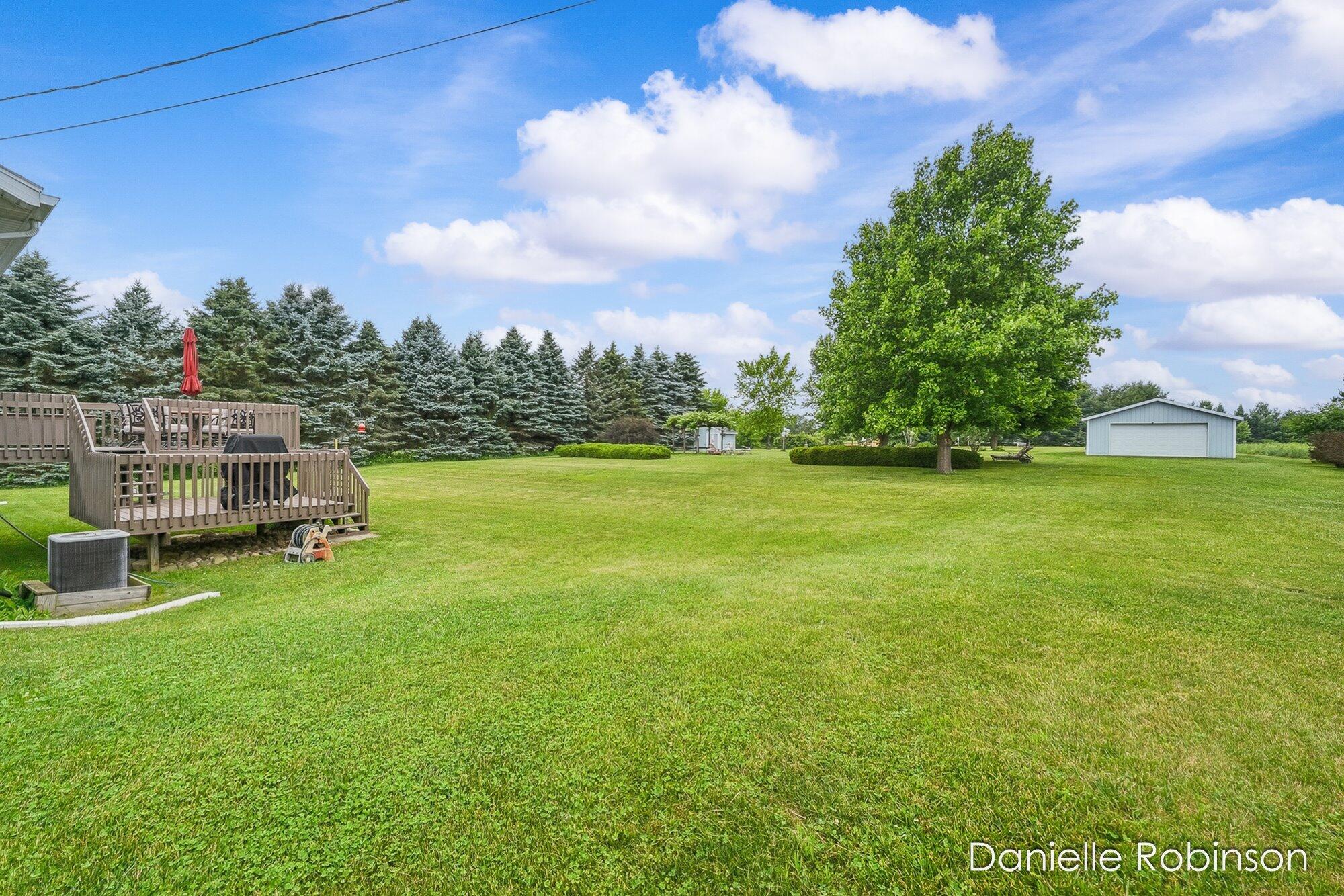 6829 12 Mile Road NE Rockford MI 49341