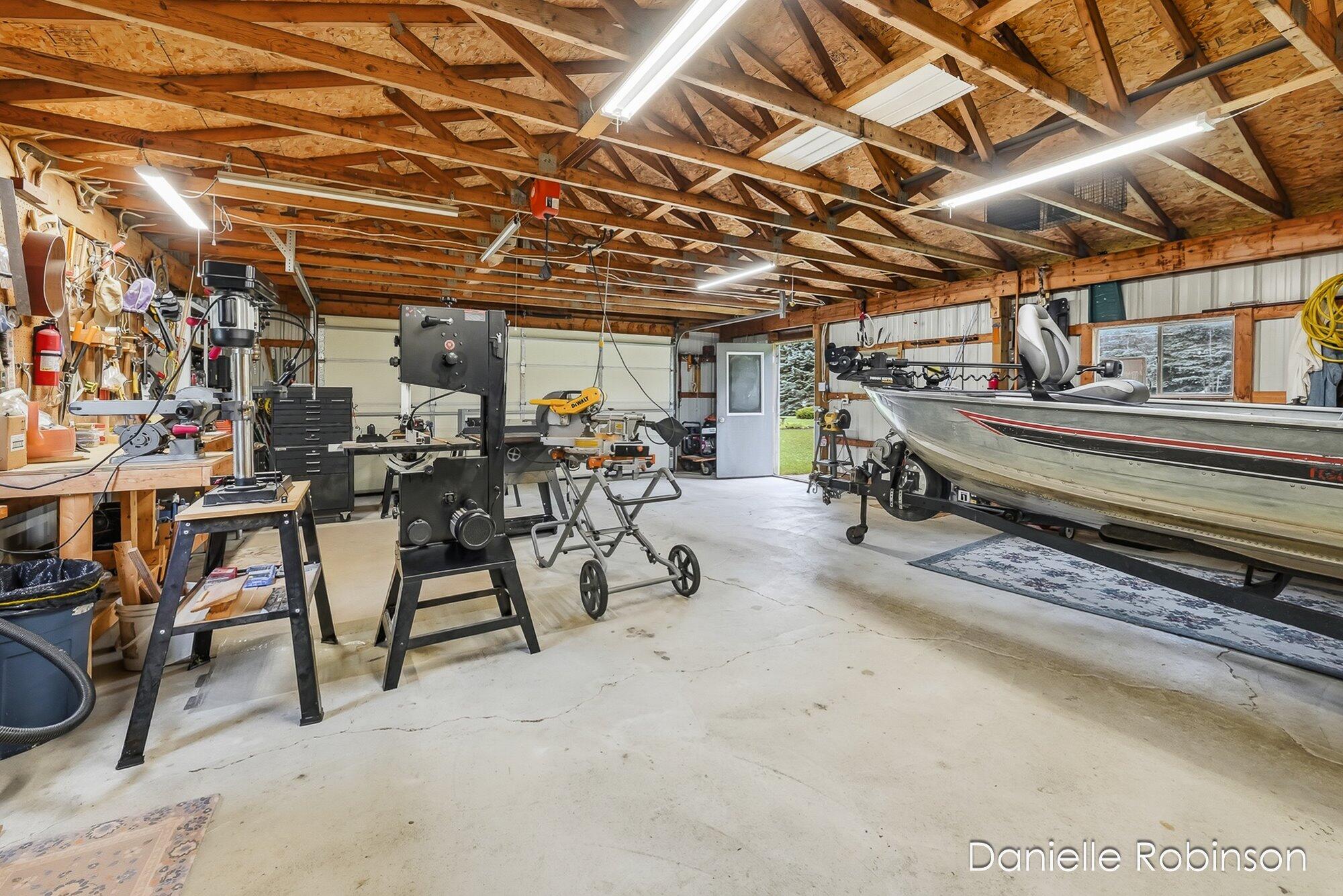6829 12 Mile Road NE Rockford MI 49341