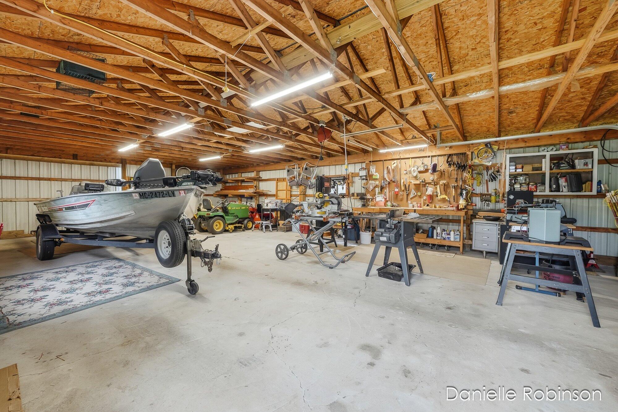 6829 12 Mile Road NE Rockford MI 49341