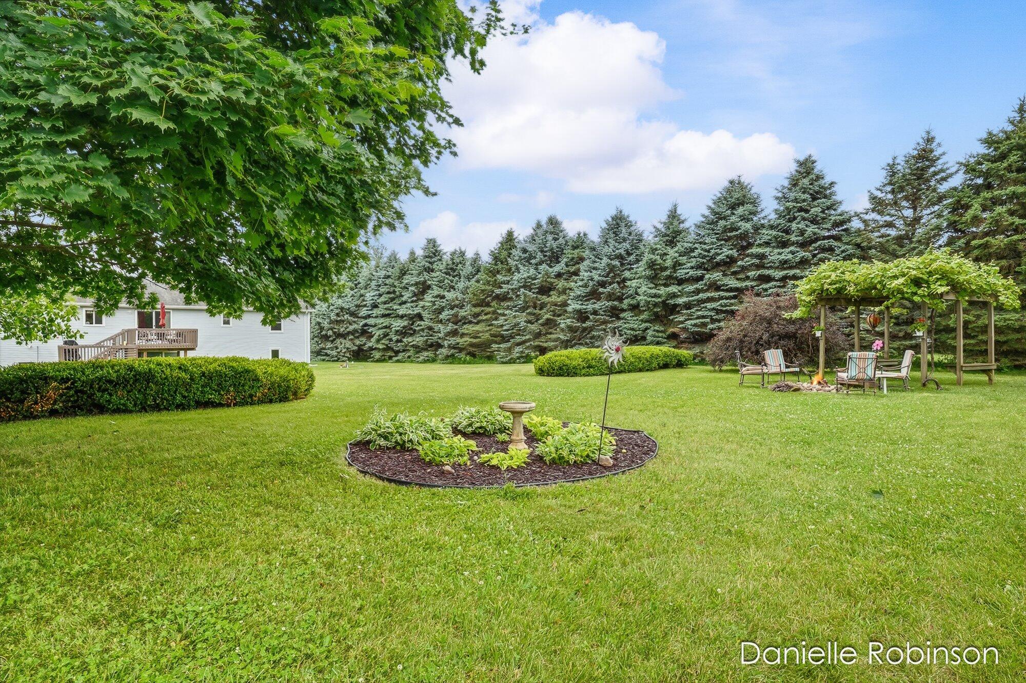 6829 12 Mile Road NE Rockford MI 49341