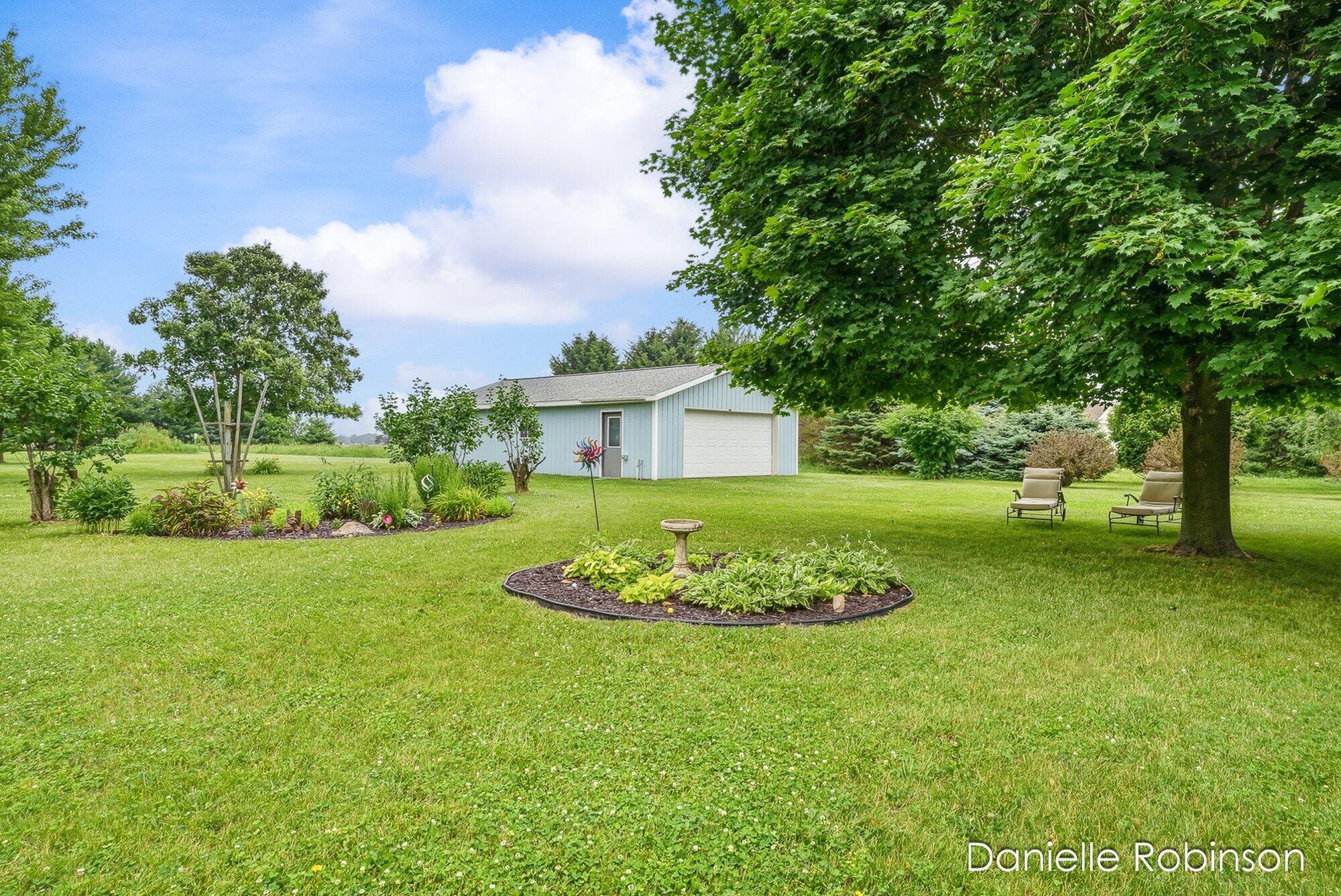 6829 12 Mile Road NE Rockford MI 49341