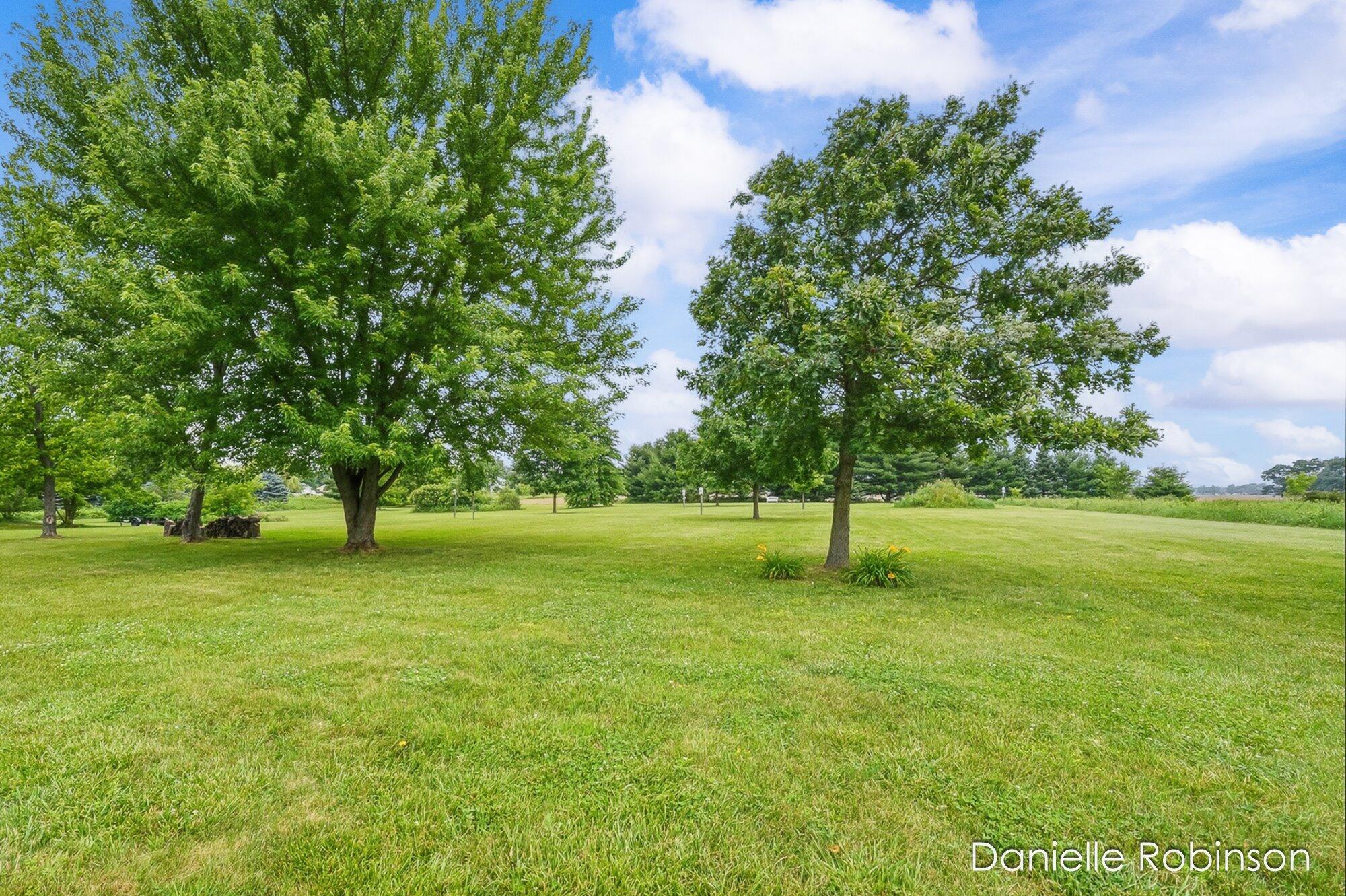 6829 12 Mile Road NE Rockford MI 49341