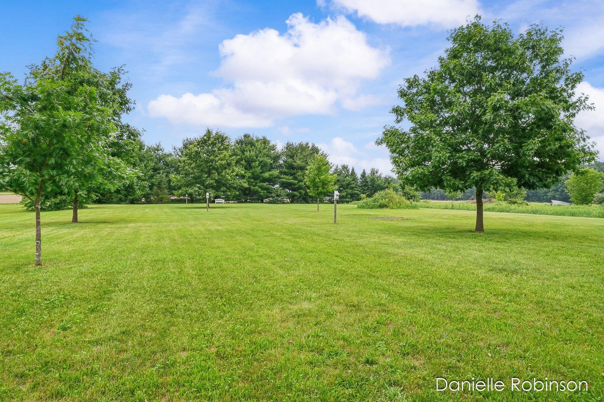6829 12 Mile Road NE Rockford MI 49341