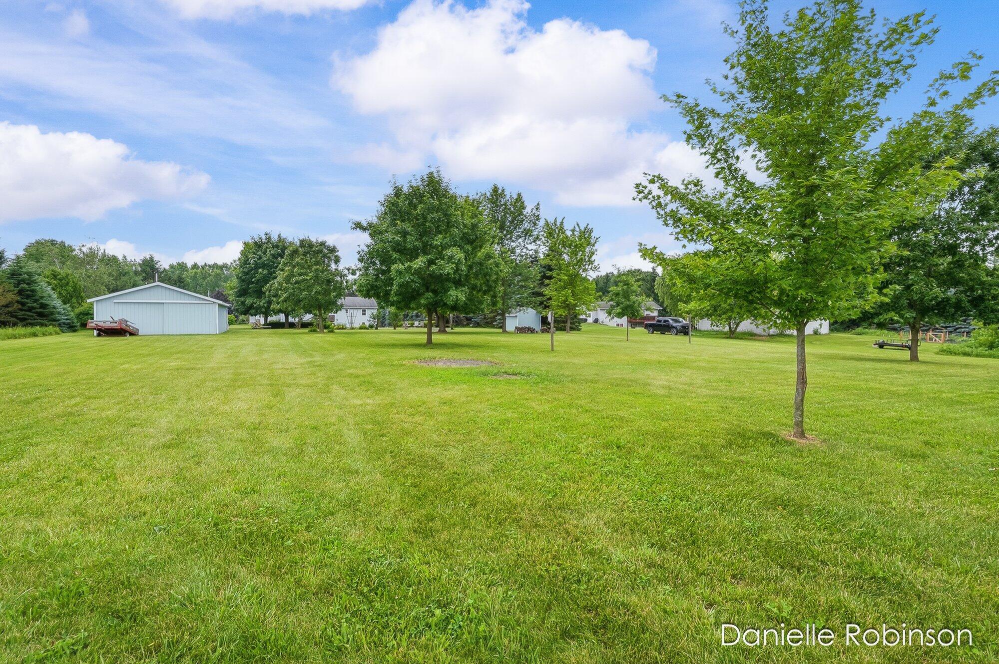 6829 12 Mile Road NE Rockford MI 49341